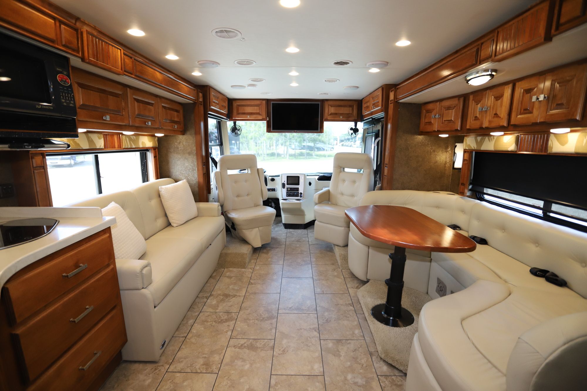 Used 2015 Tiffin Motor Homes Breeze 32BR Class A  For Sale