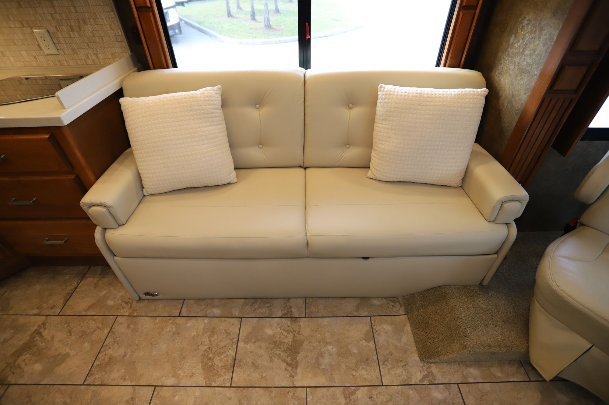 Used 2015 Tiffin Motor Homes Breeze 32BR Class A  For Sale