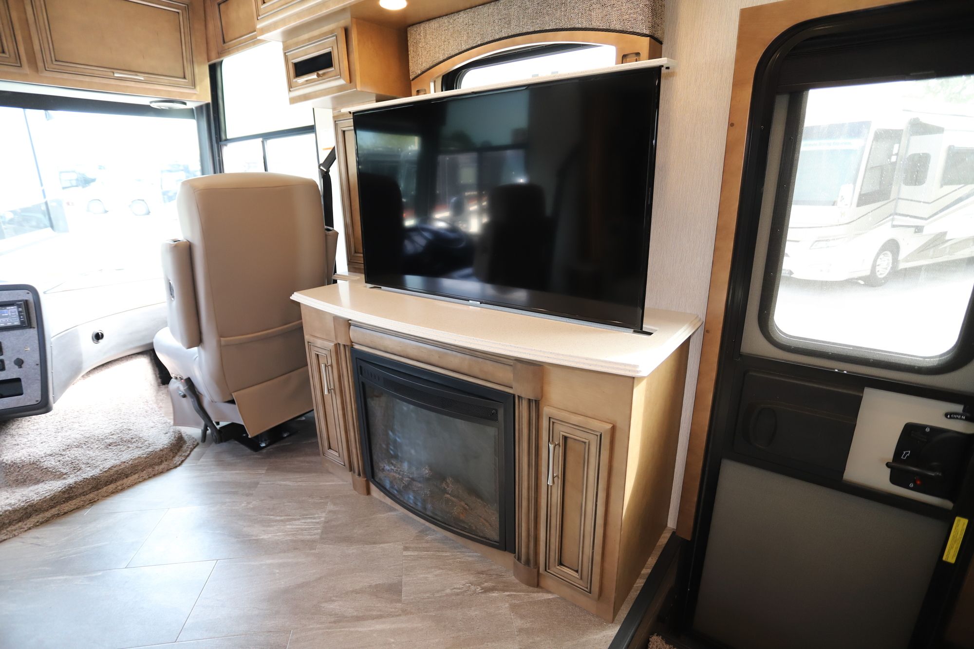 New 2020 Newmar Canyon Star 3911 Class A  For Sale