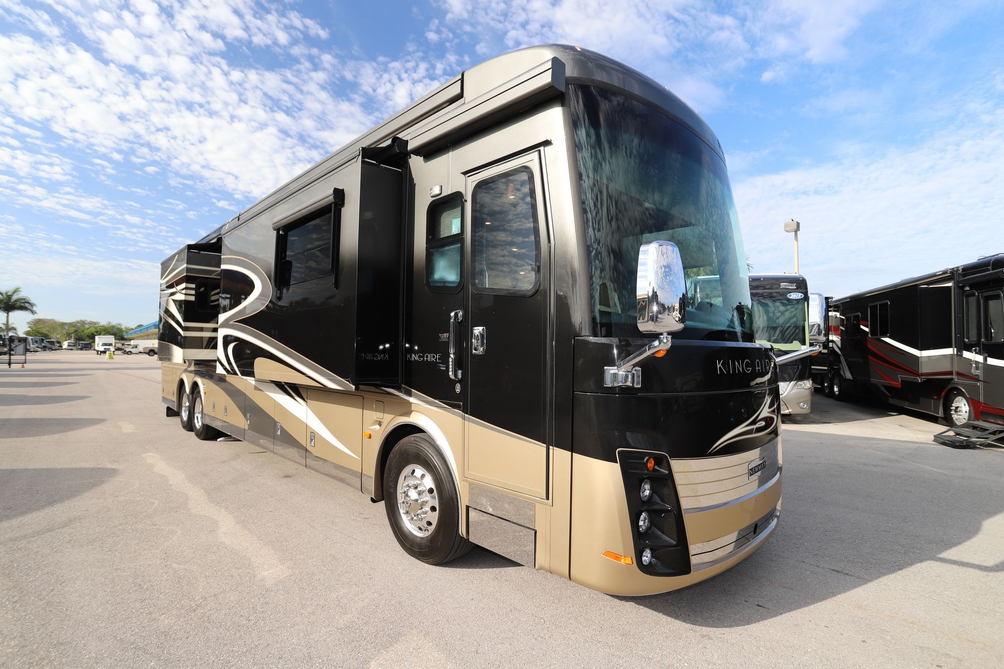 Used 2014 Newmar King Aire 4593 Class A  For Sale