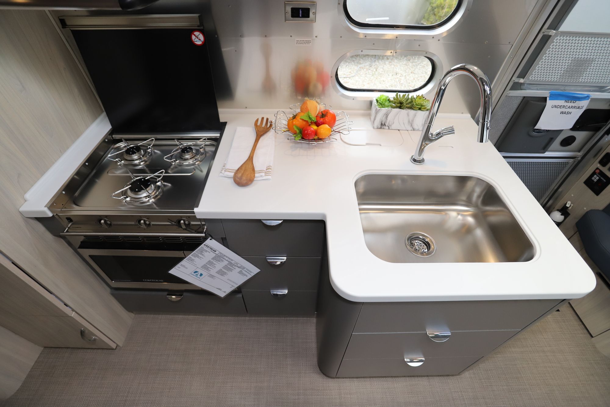 New 2020 Airstream Globetrotter 27FB Travel Trailer  For Sale