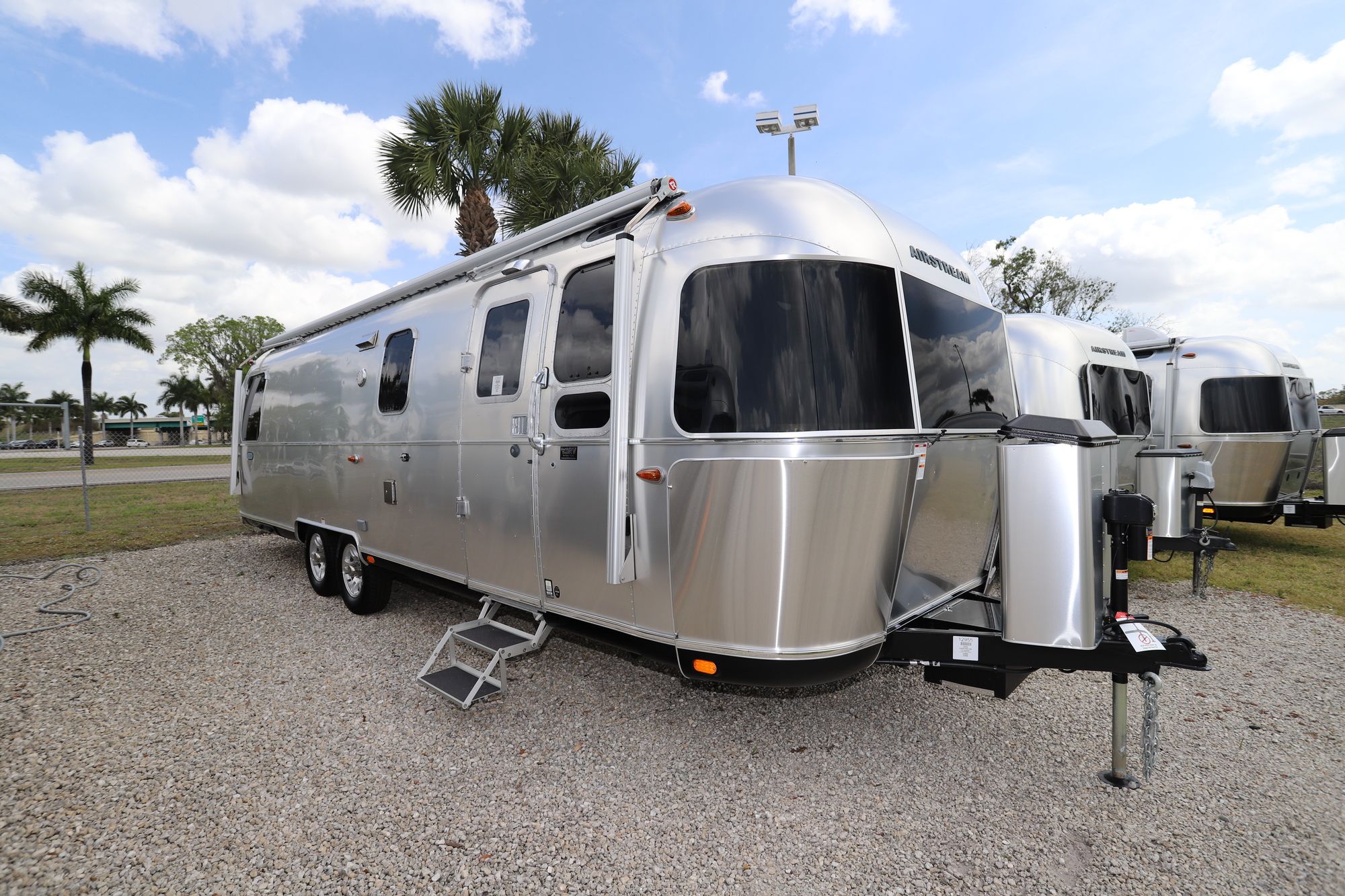 New 2020 Airstream Classic 30RB Travel Trailer  For Sale