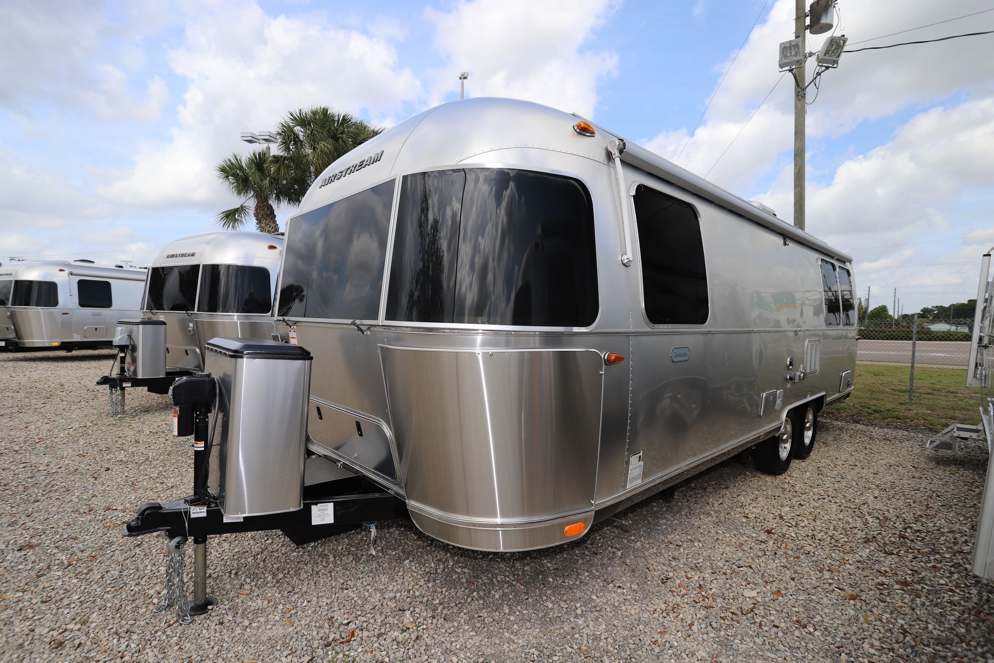 New 2020 Airstream Globetrotter 27FB Travel Trailer  For Sale