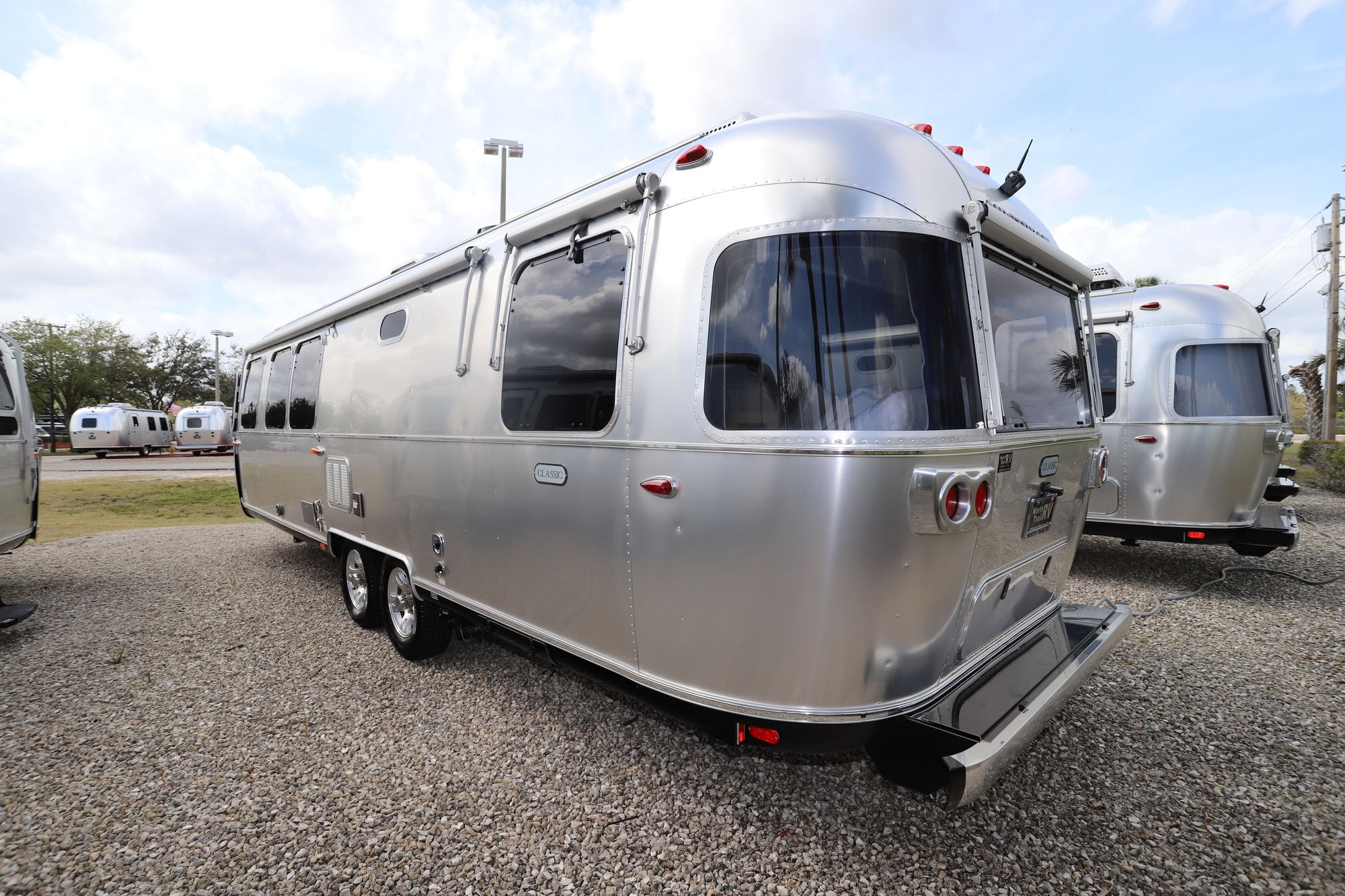 New 2020 Airstream Classic 30RB Travel Trailer  For Sale