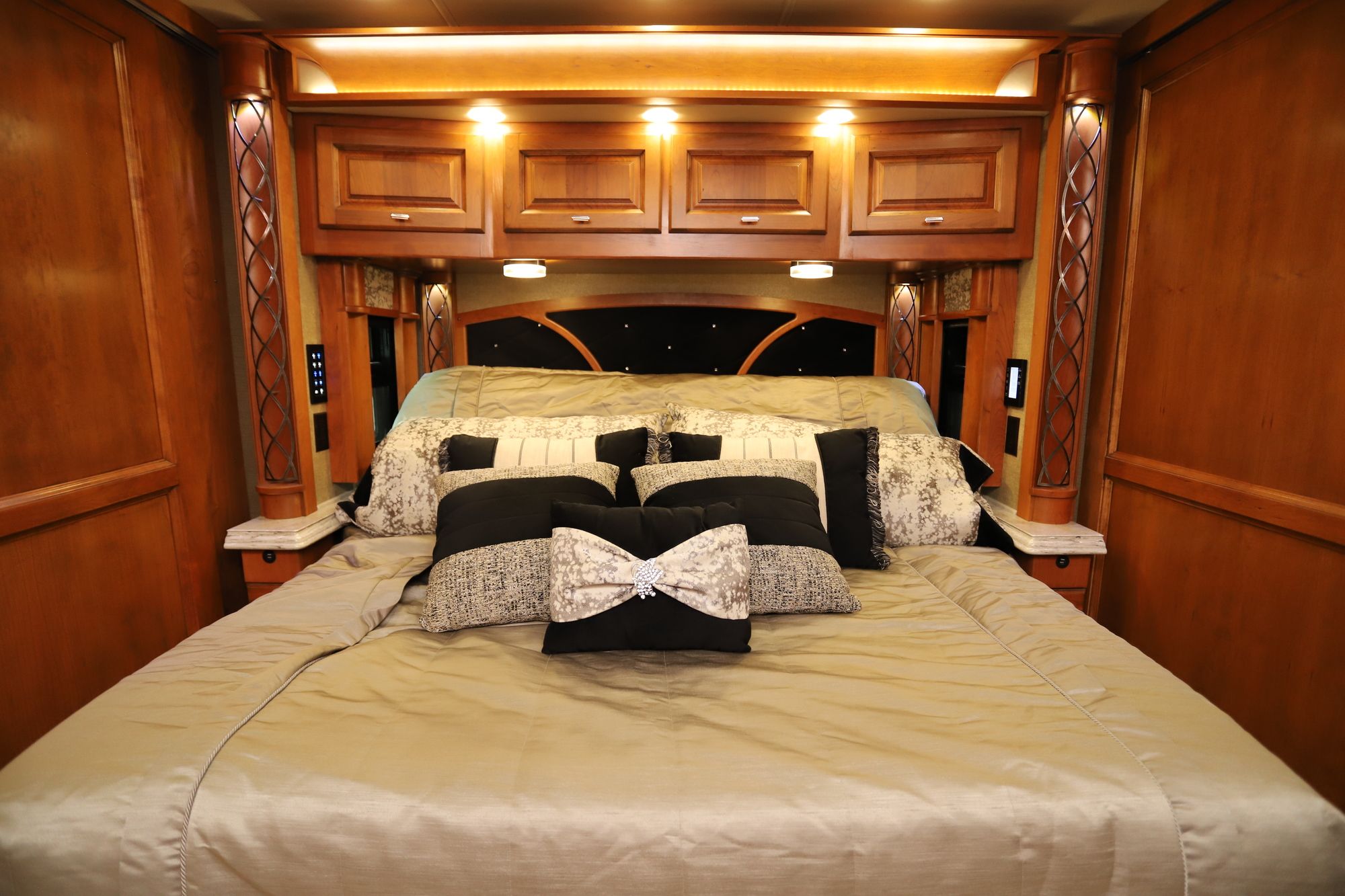 Used 2018 Tiffin Motor Homes Allegro Bus 45 OPP Class A  For Sale