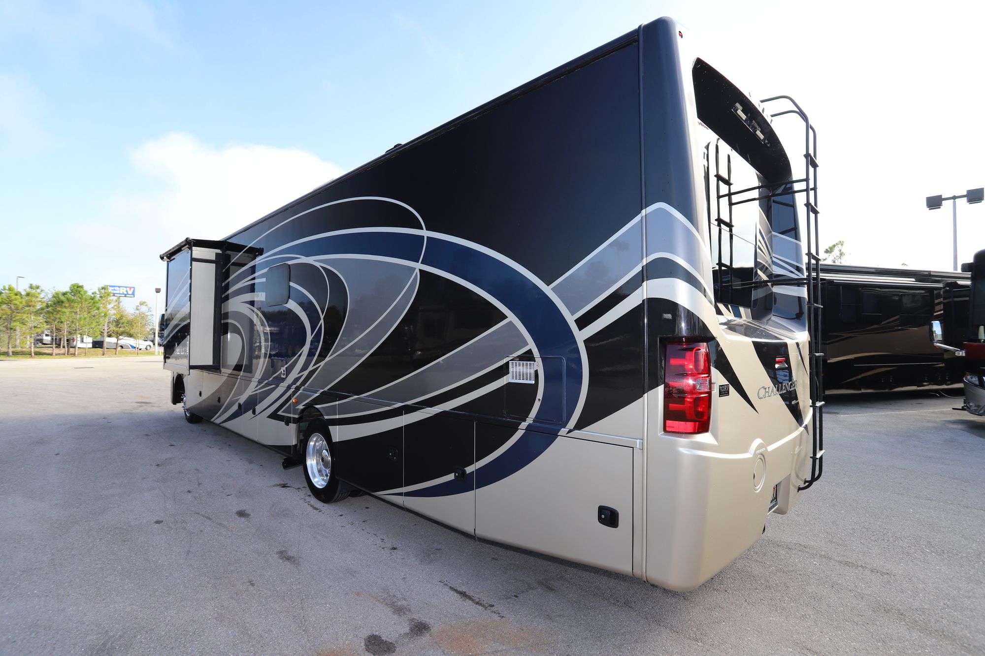 Used 2018 Thor Challenger 37 KT Class A  For Sale