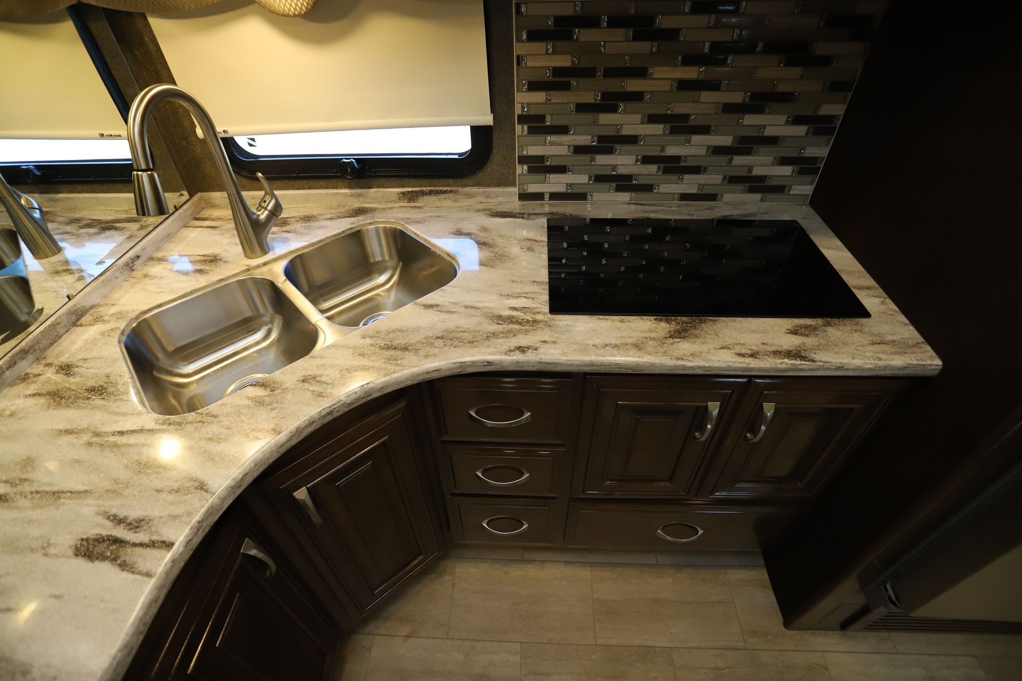 Used 2018 Thor Challenger 37 KT Class A  For Sale