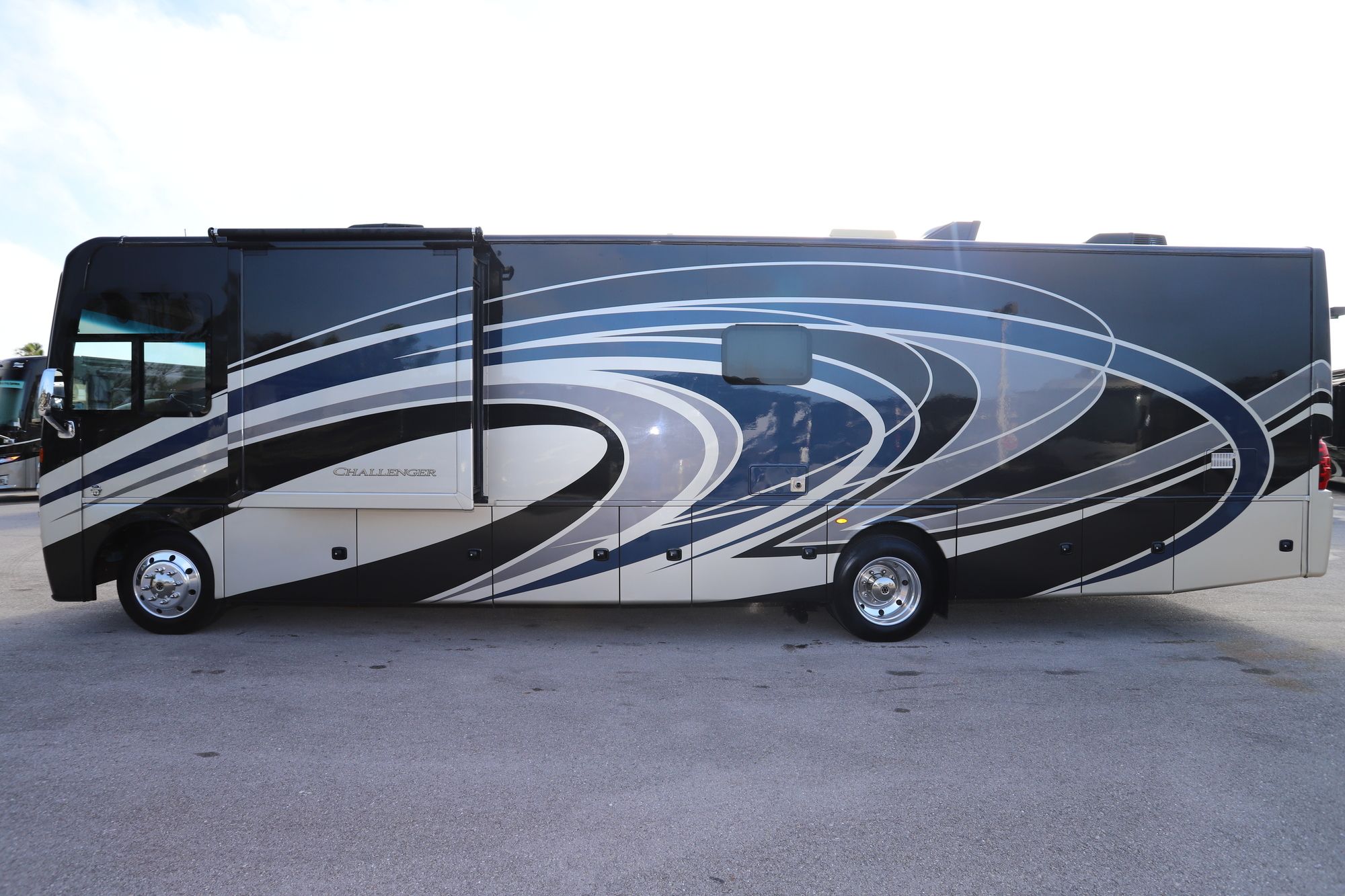 Used 2018 Thor Challenger 37 KT Class A  For Sale
