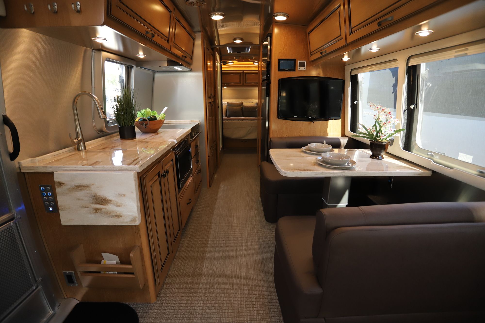 New 2020 Airstream Classic 30RB Travel Trailer  For Sale