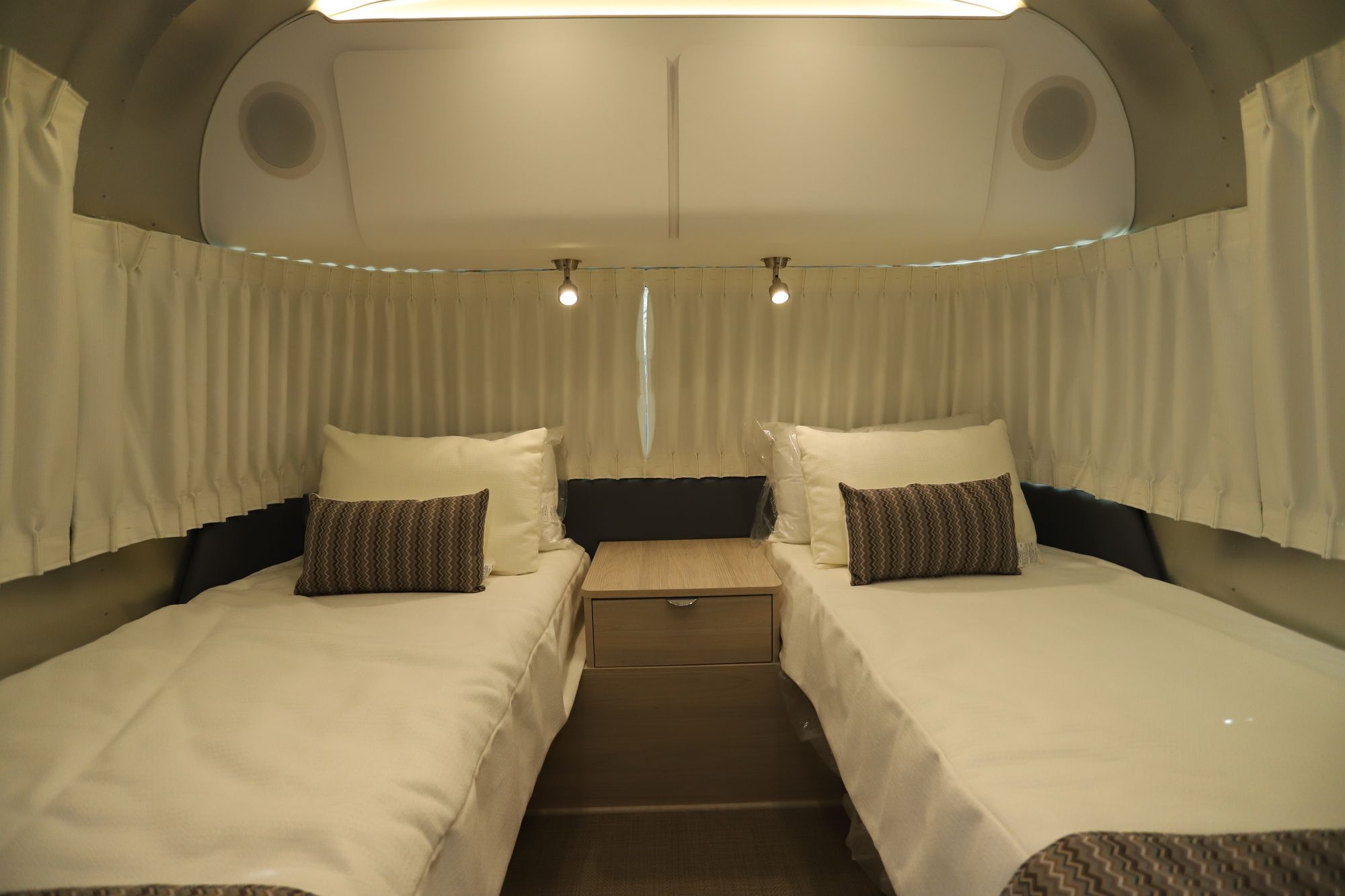 New 2020 Airstream Globetrotter 25FB Travel Trailer  For Sale