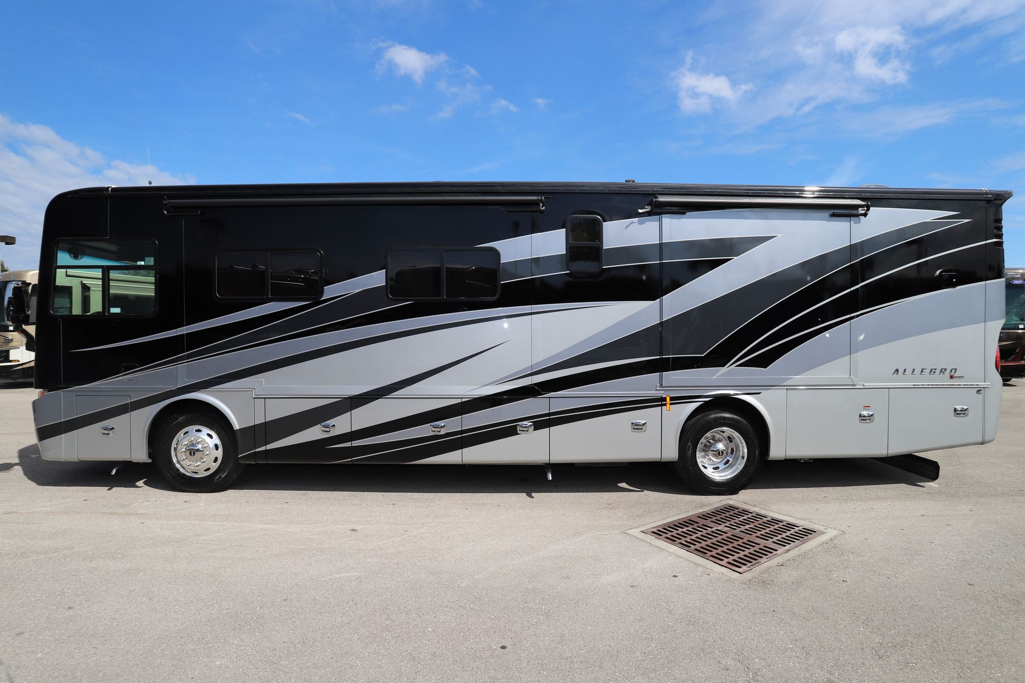 New 2020 Tiffin Motor Homes Allegro Red 37BA Class A  For Sale