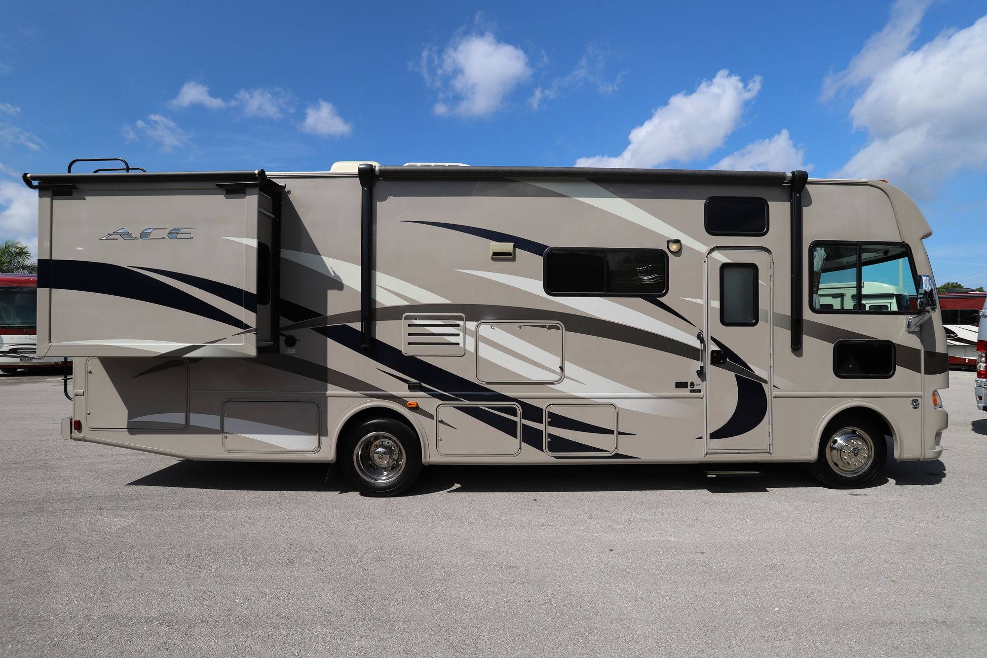 Used 2014 Thor Ace 30.1 Class A  For Sale