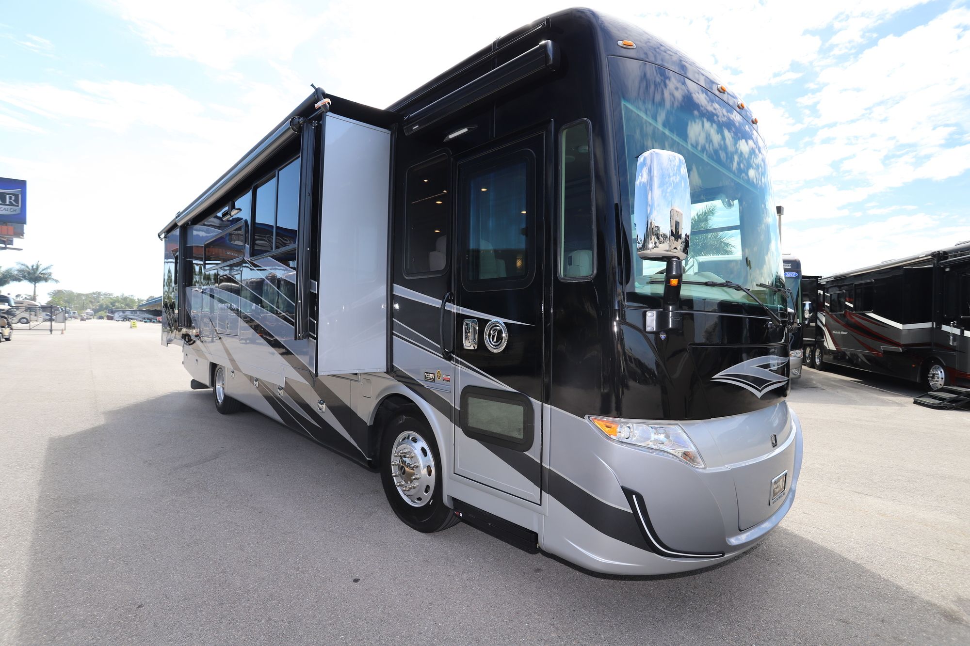 New 2020 Tiffin Motor Homes Allegro Red 37BA Class A  For Sale