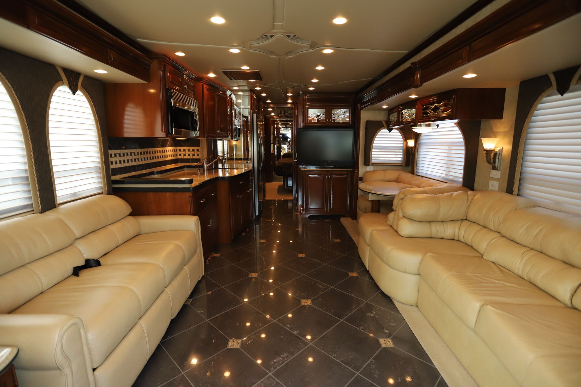 Used 2009 Newmar Essex 4508 Class A  For Sale