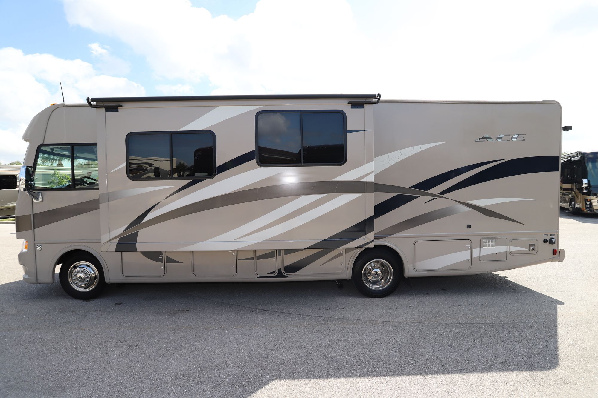 Used 2014 Thor Ace 30.1 Class A  For Sale