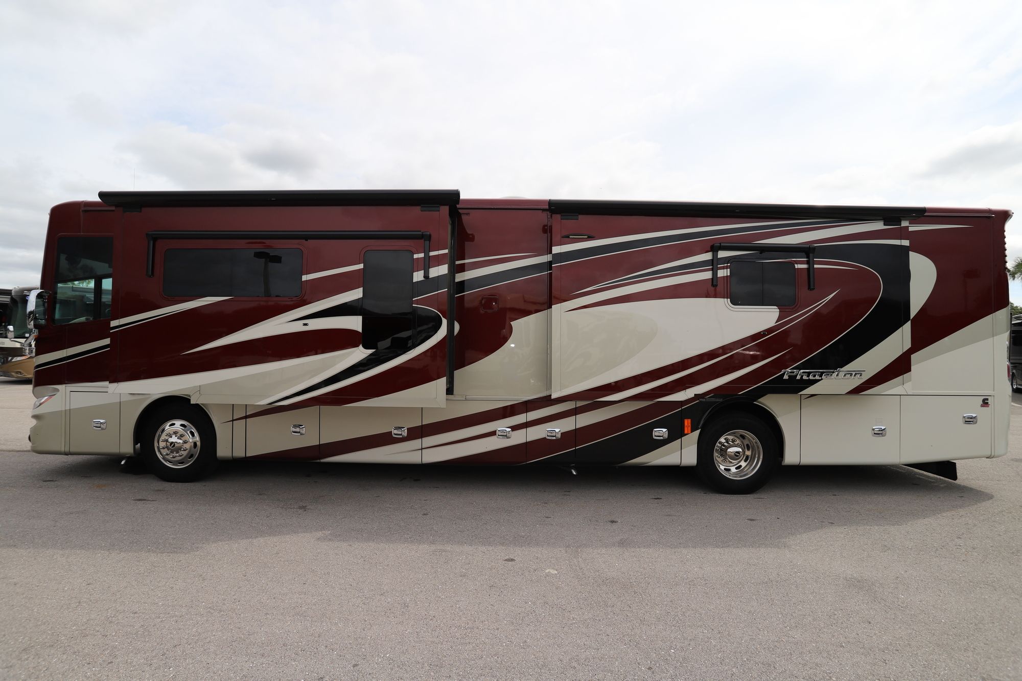 Used 2015 Tiffin Motor Homes Phaeton 40 AH Class A  For Sale