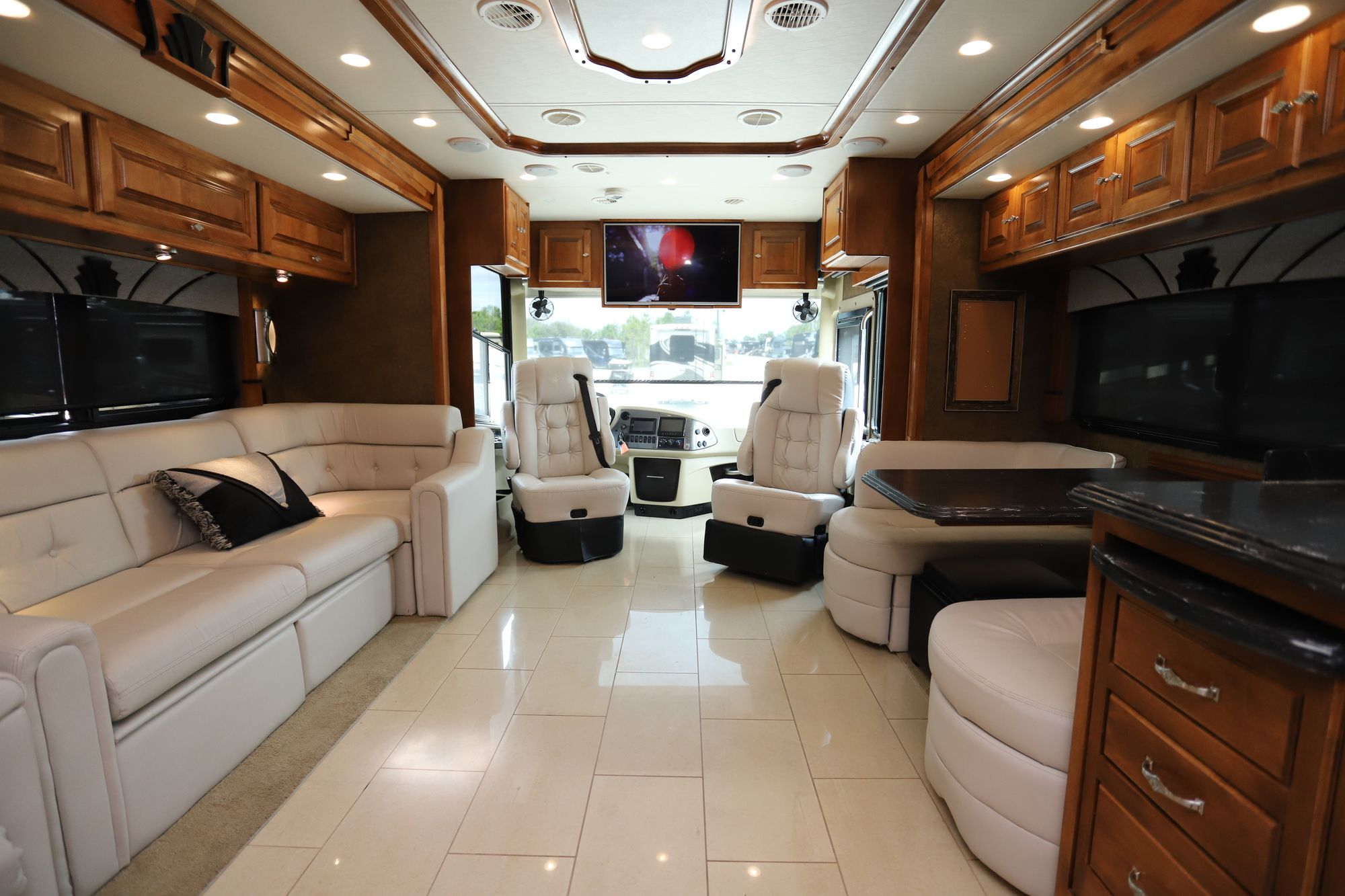 Used 2015 Tiffin Motor Homes Phaeton 40 AH Class A  For Sale