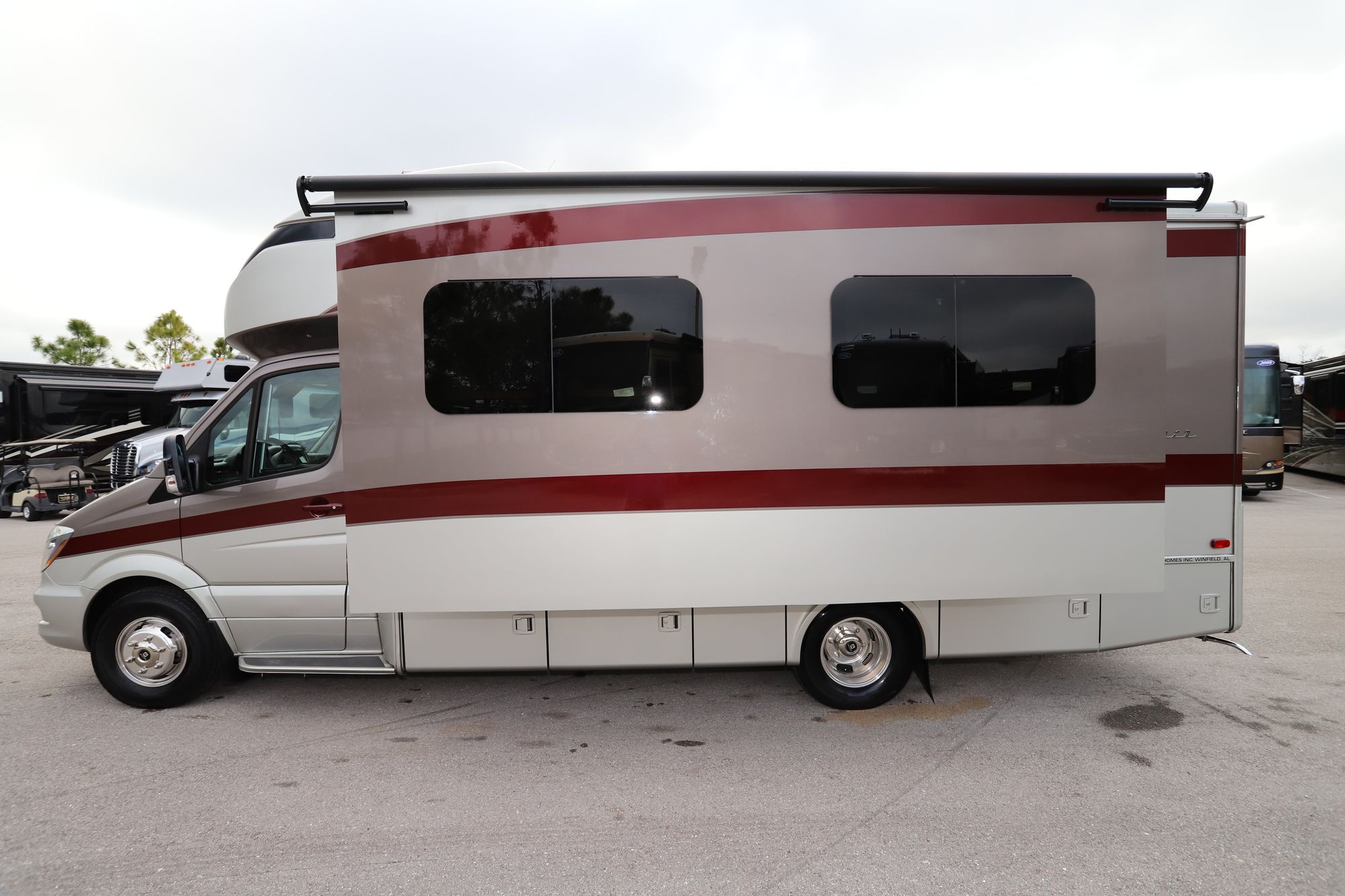 Used 2019 Tiffin Motor Homes Wayfarer 25RW Class C  For Sale