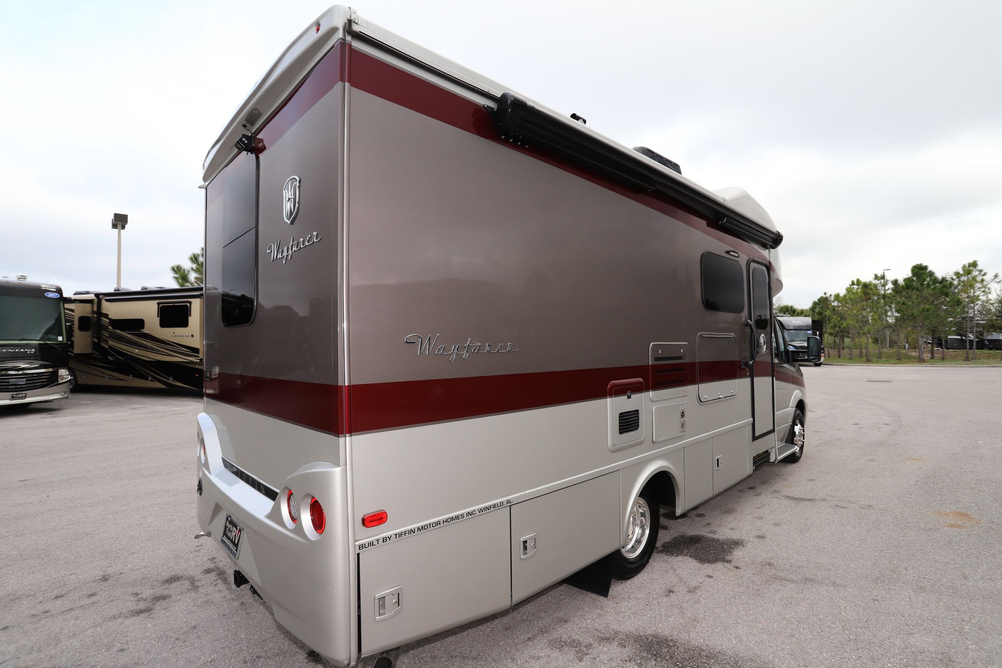 Used 2019 Tiffin Motor Homes Wayfarer 25RW Class C  For Sale