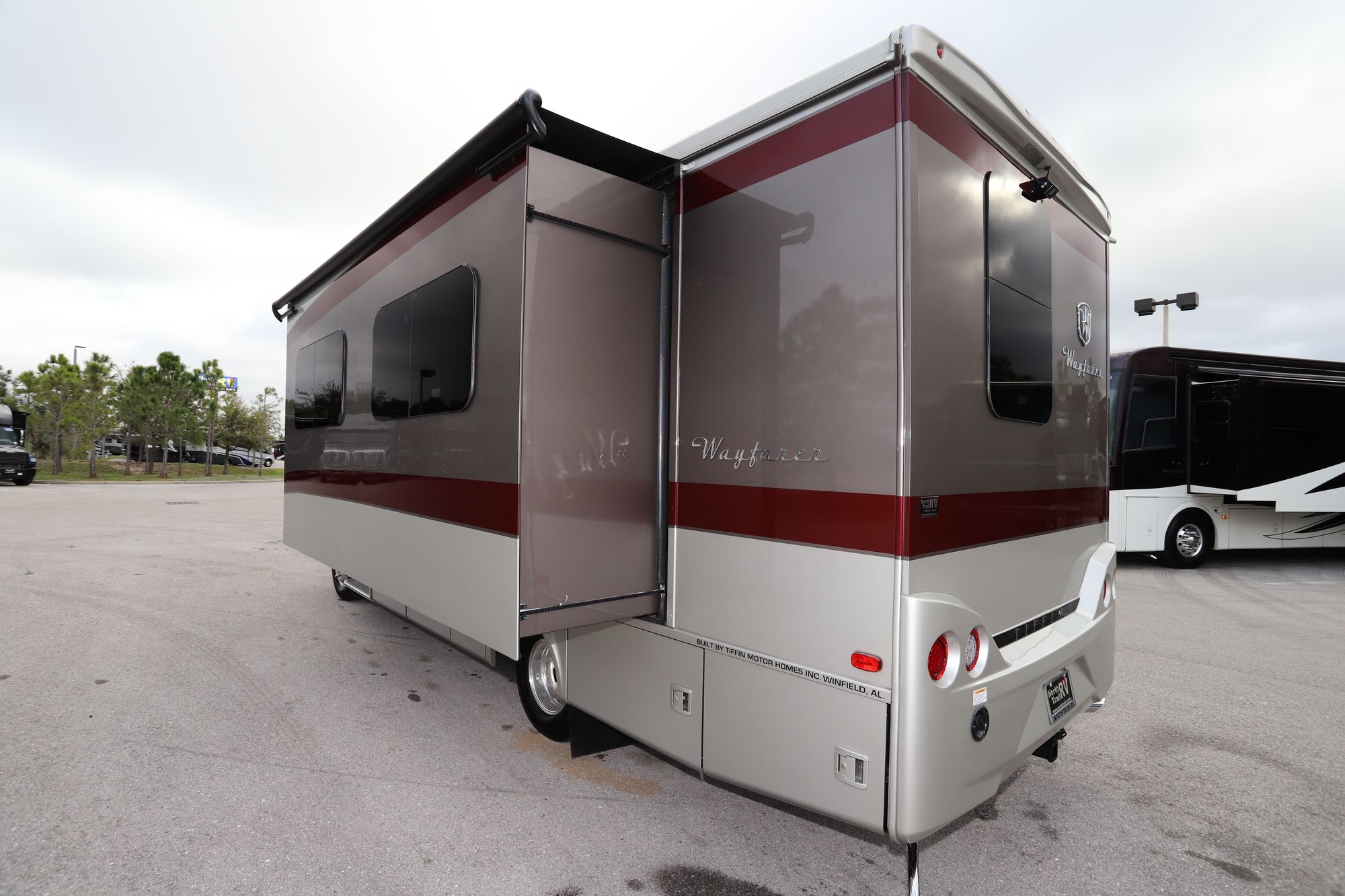 Used 2019 Tiffin Motor Homes Wayfarer 25RW Class C  For Sale