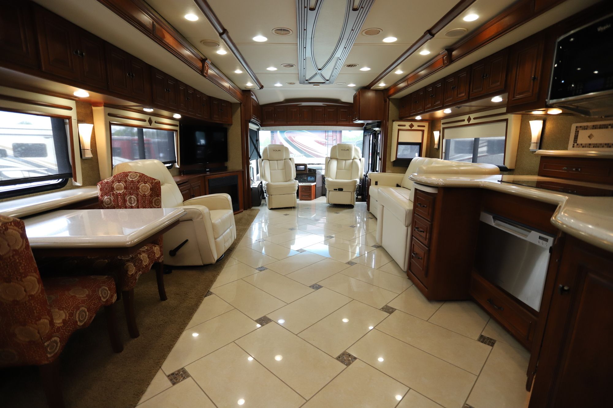 Used 2014 Winnebago Tour 42QD Class A  For Sale