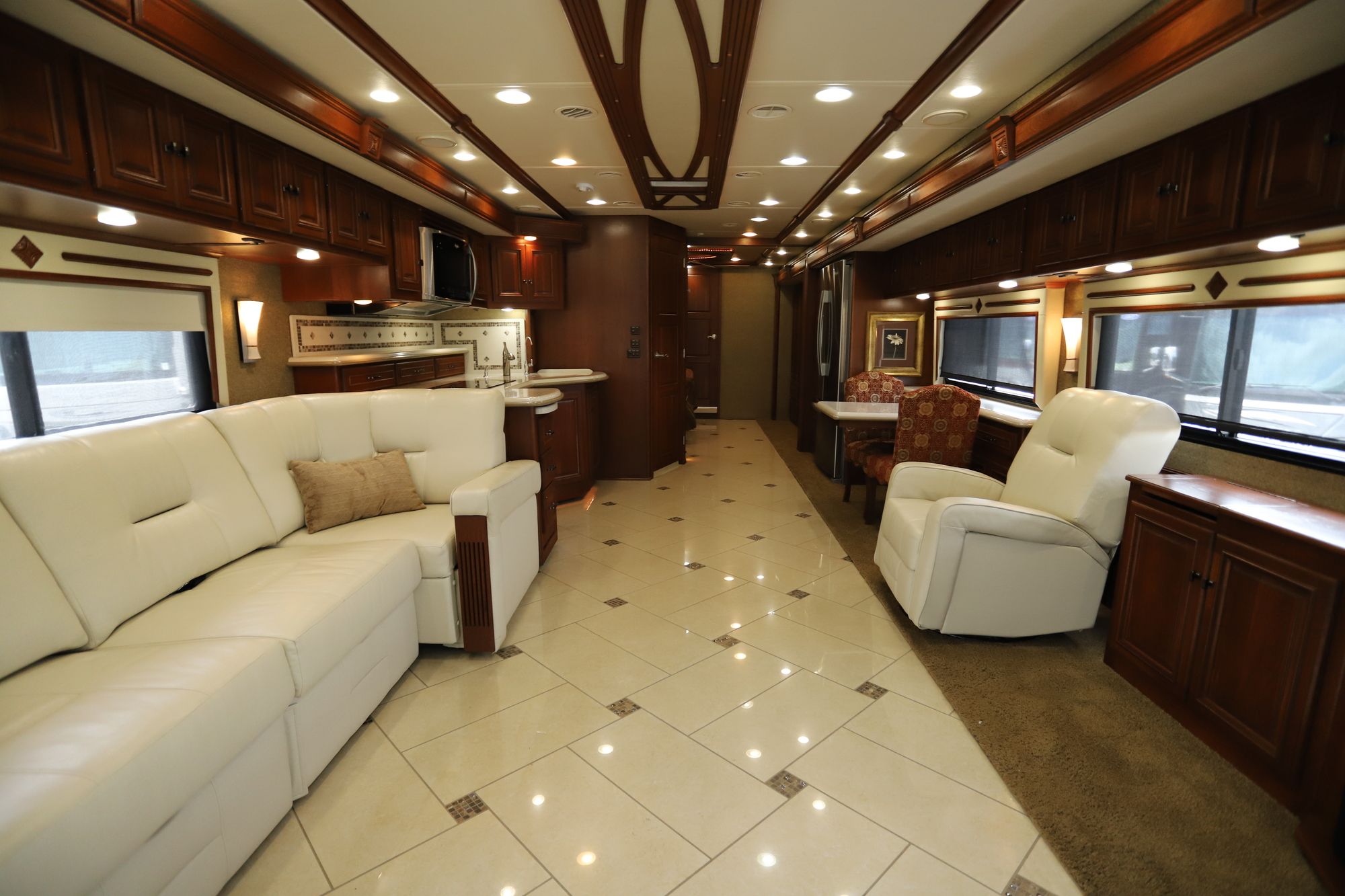 Used 2014 Winnebago Tour 42QD Class A  For Sale