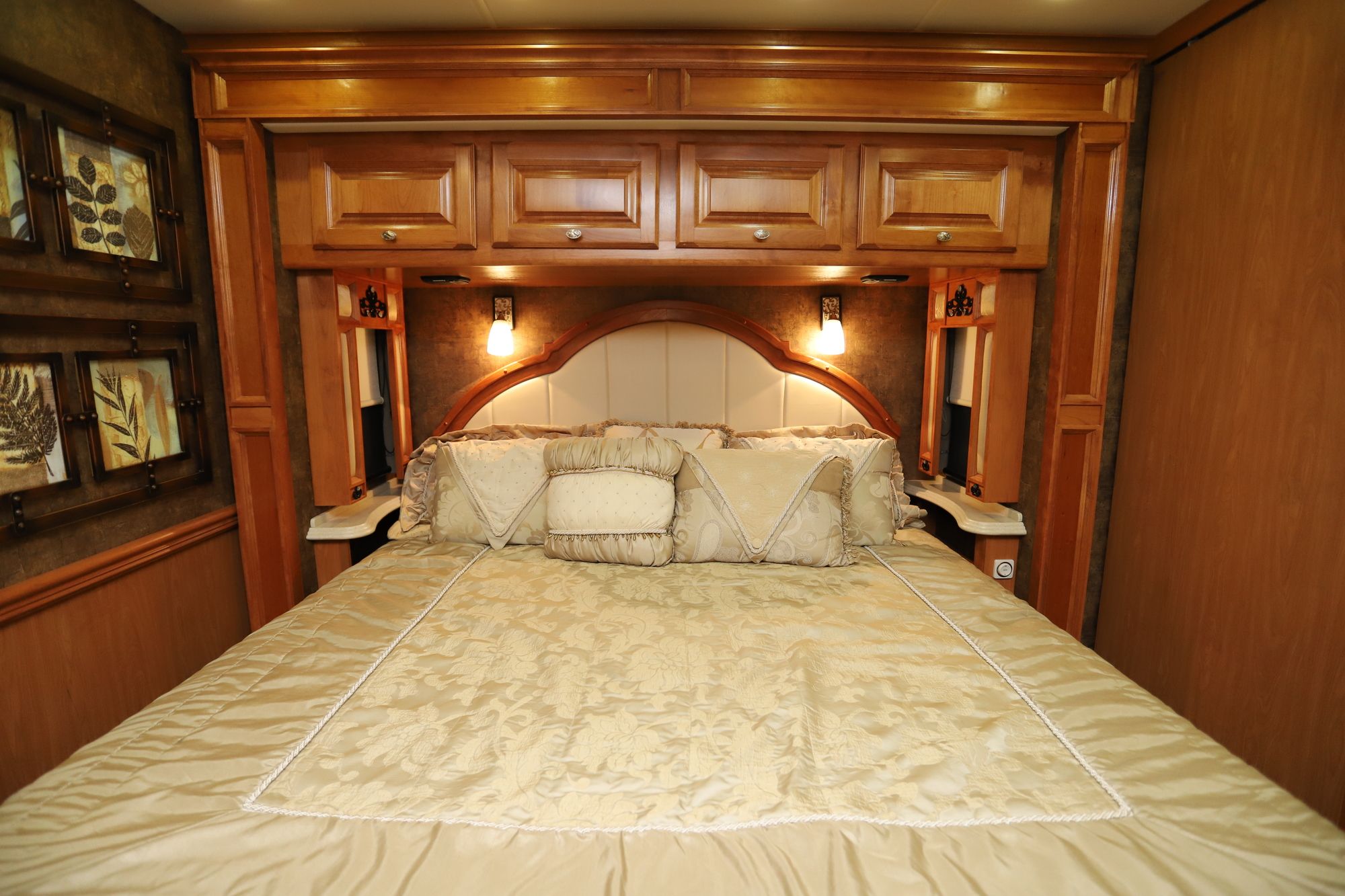 Used 2012 Tiffin Motor Homes Phaeton 42QBH Class A  For Sale