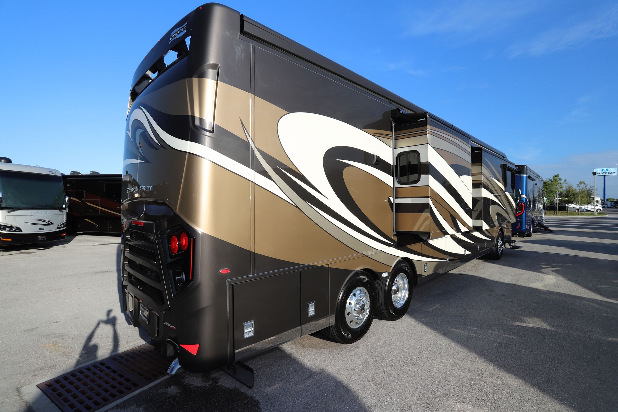 Used 2019 Newmar Dutch Star 4369 Class A  For Sale