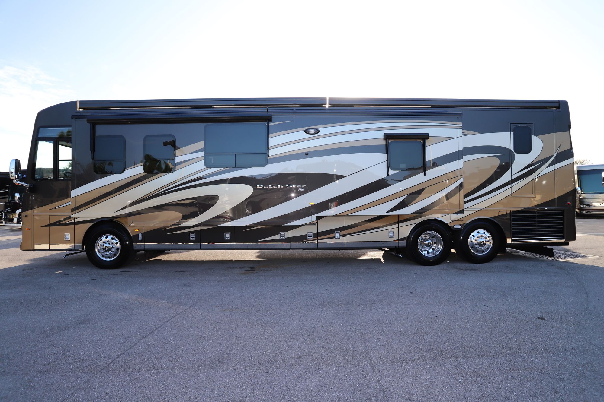 Used 2019 Newmar Dutch Star 4369 Class A  For Sale