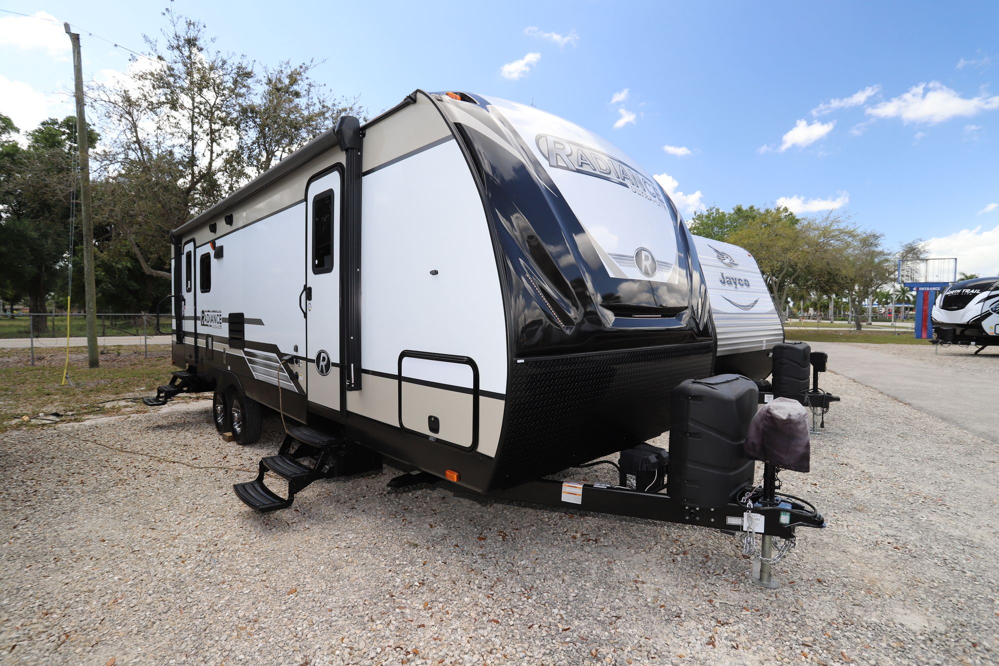 Used 2018 Cruiser Rv Radiance 25RL Travel Trailer  For Sale