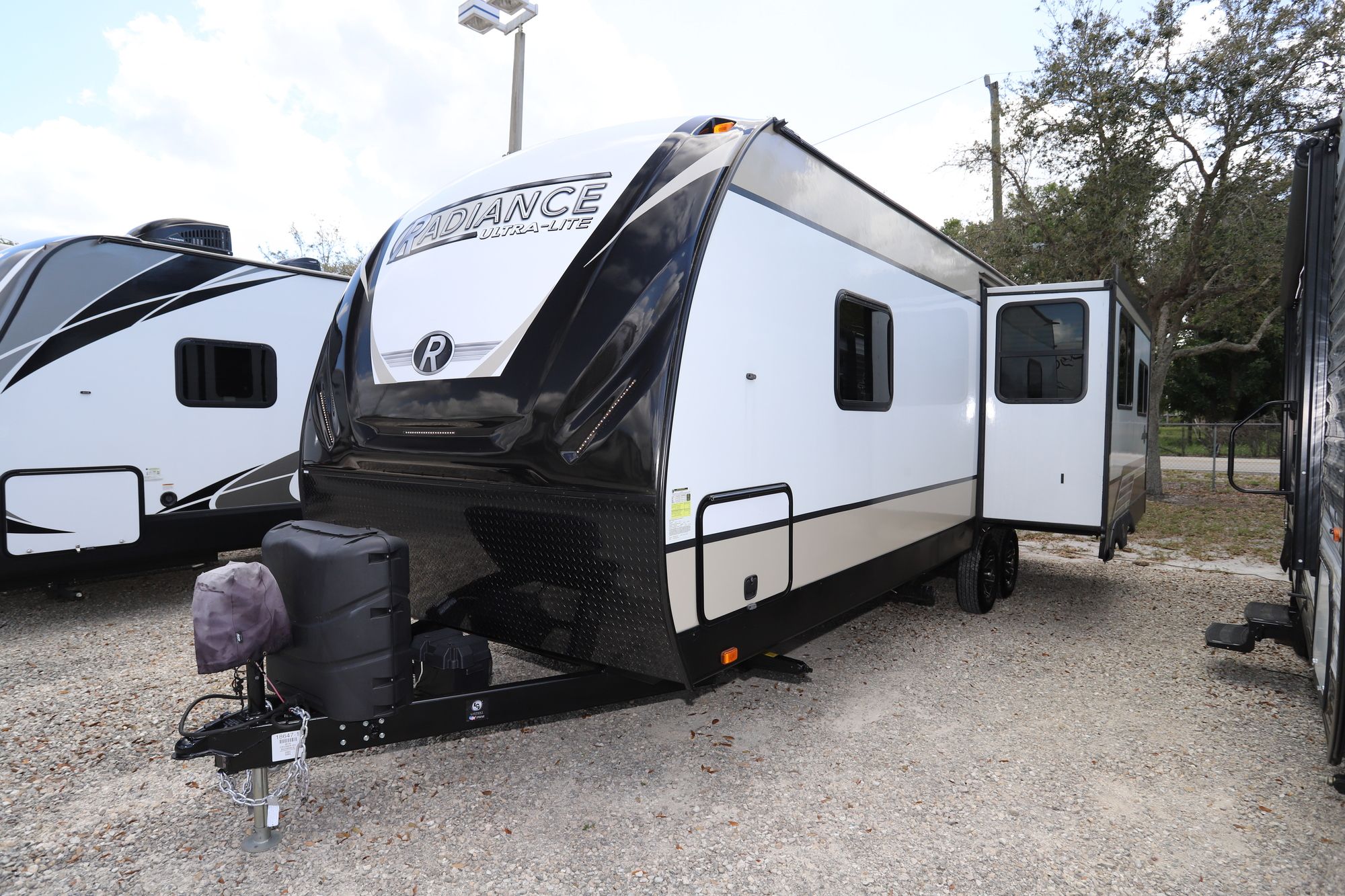 Used 2018 Cruiser Rv Radiance 25RL Travel Trailer  For Sale