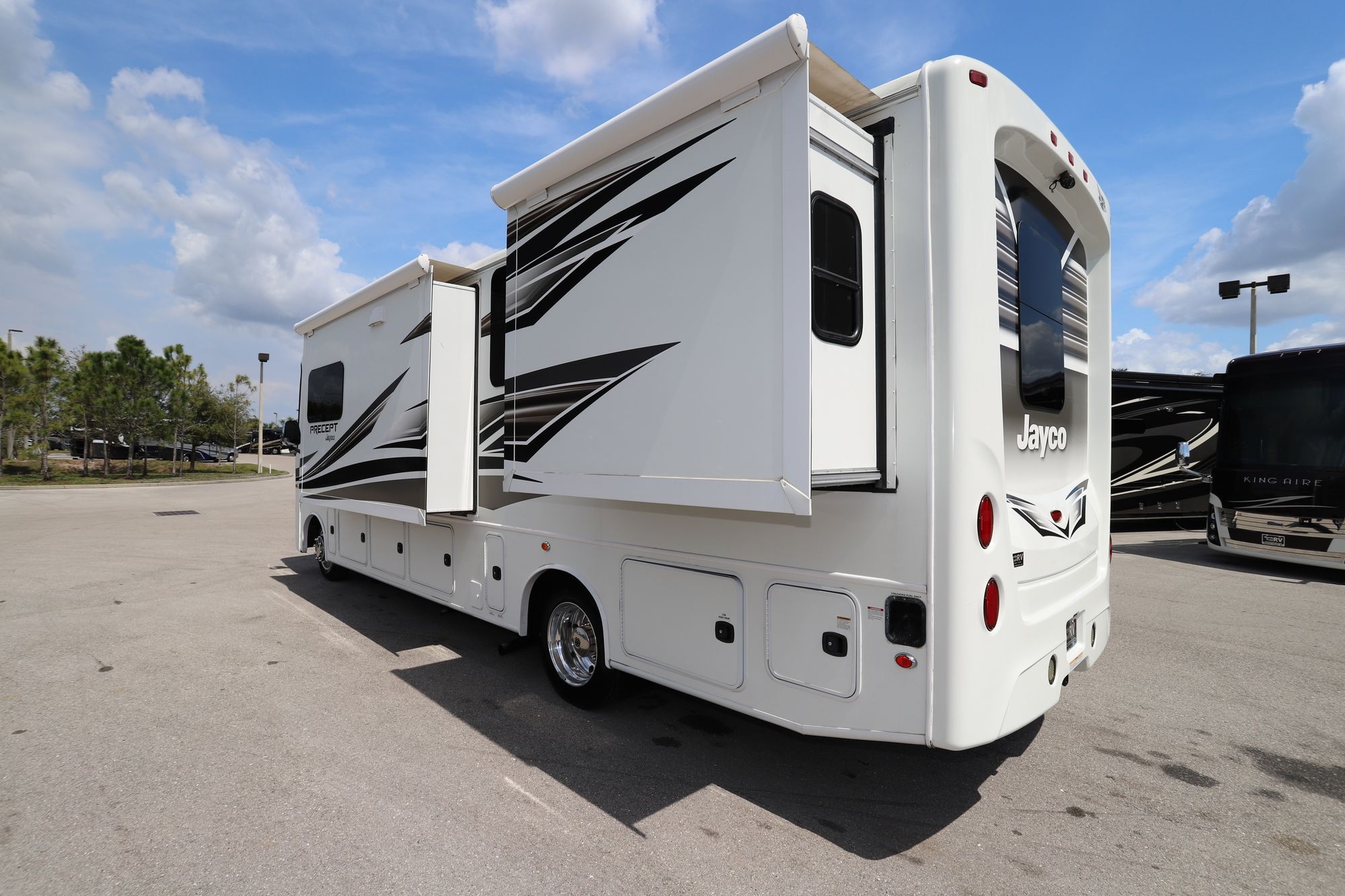 Used 2018 Jayco Precept 31UL Class A  For Sale