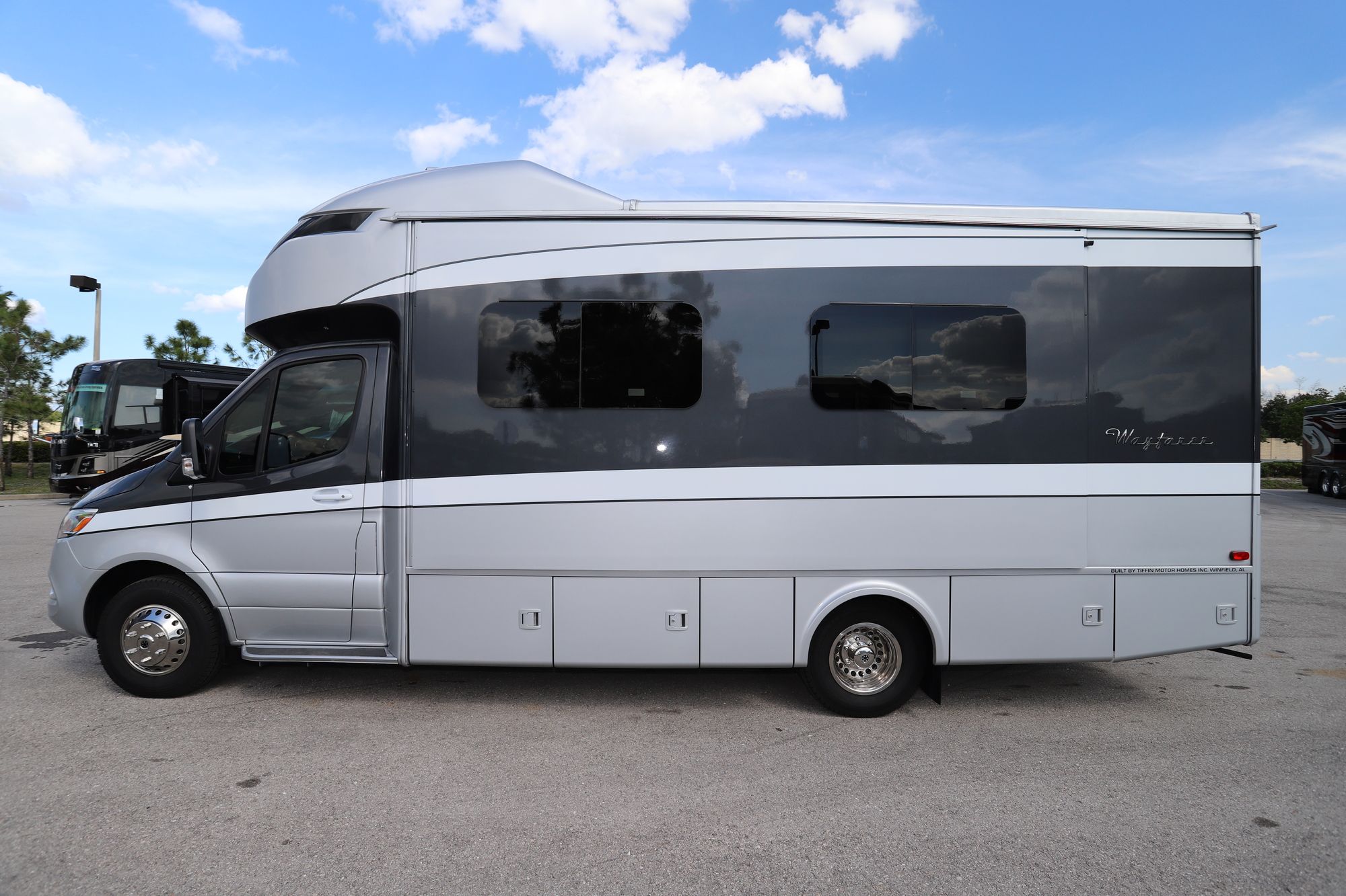 Used 2020 Tiffin Motor Homes Wayfarer 25RW Class C  For Sale