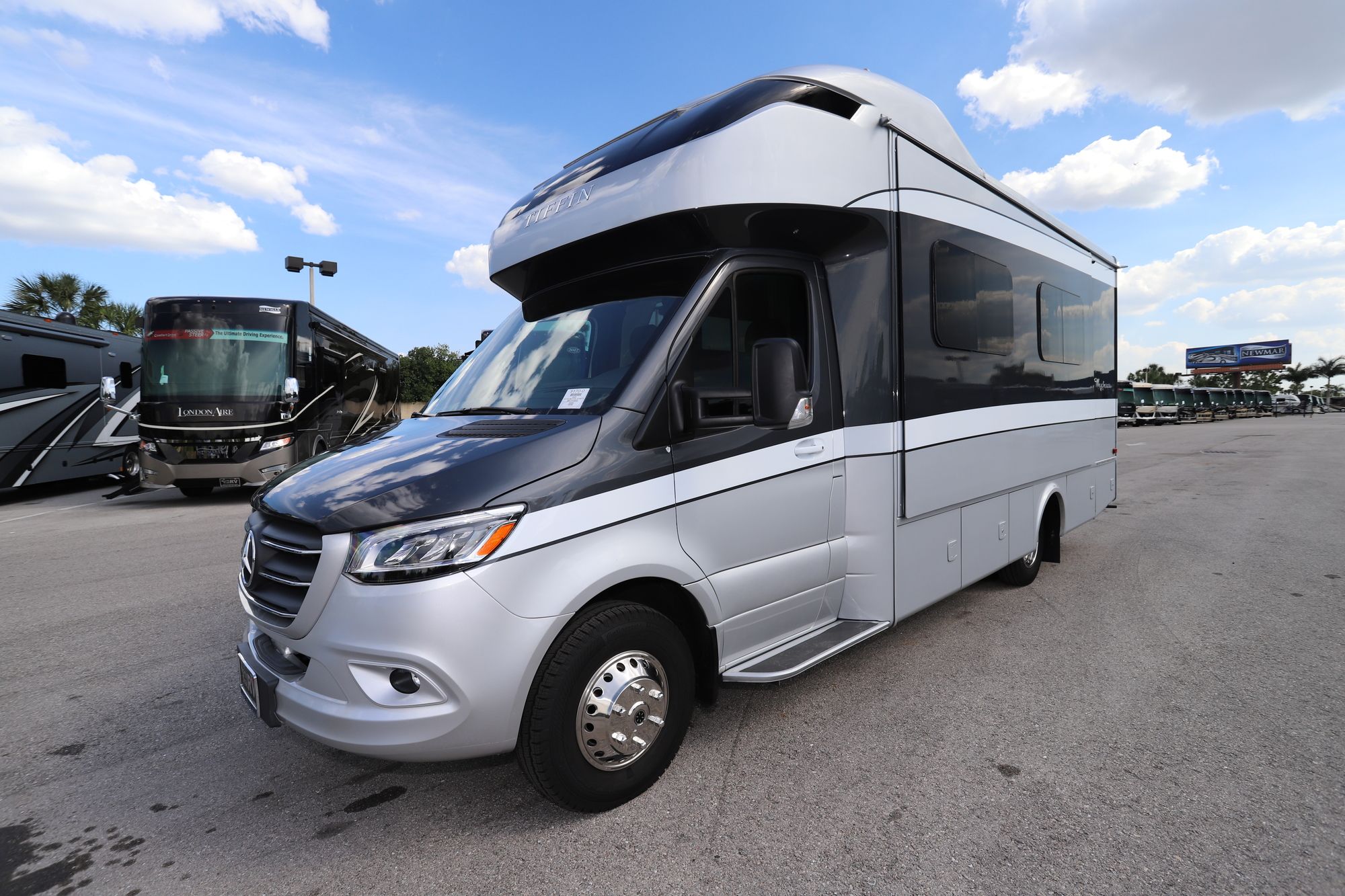 Used 2020 Tiffin Motor Homes Wayfarer 25RW Class C  For Sale