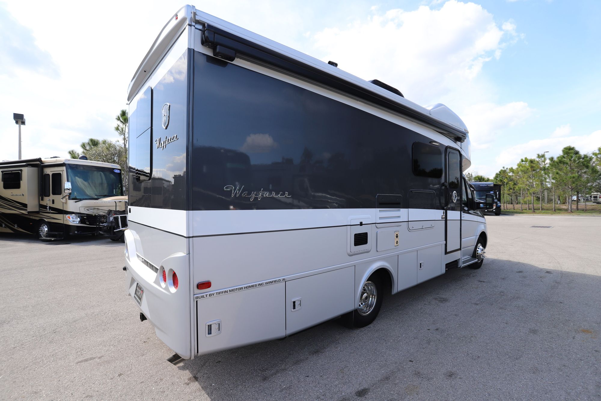 Used 2020 Tiffin Motor Homes Wayfarer 25RW Class C  For Sale