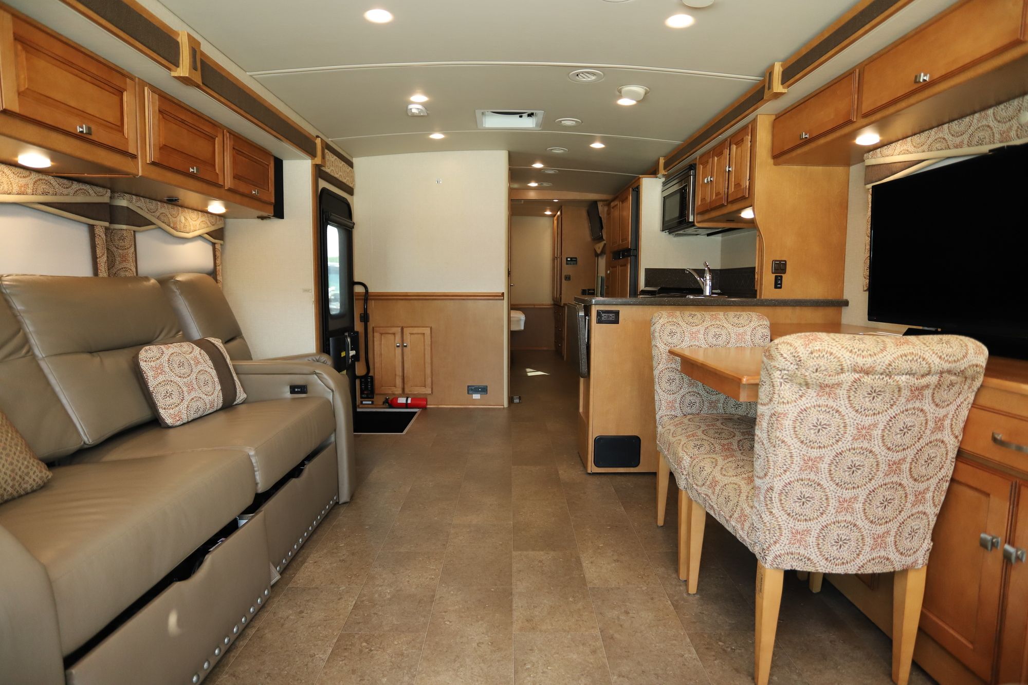 Used 2014 Itasca Sonova 33C Class A  For Sale