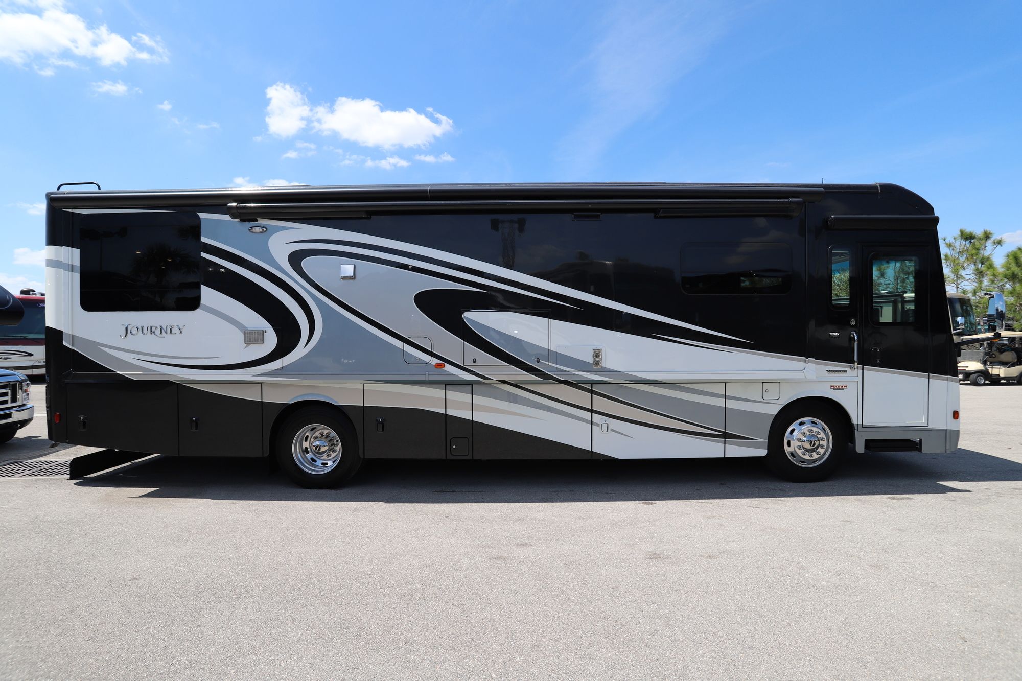 Used 2018 Winnebago Journey 36M Class A  For Sale