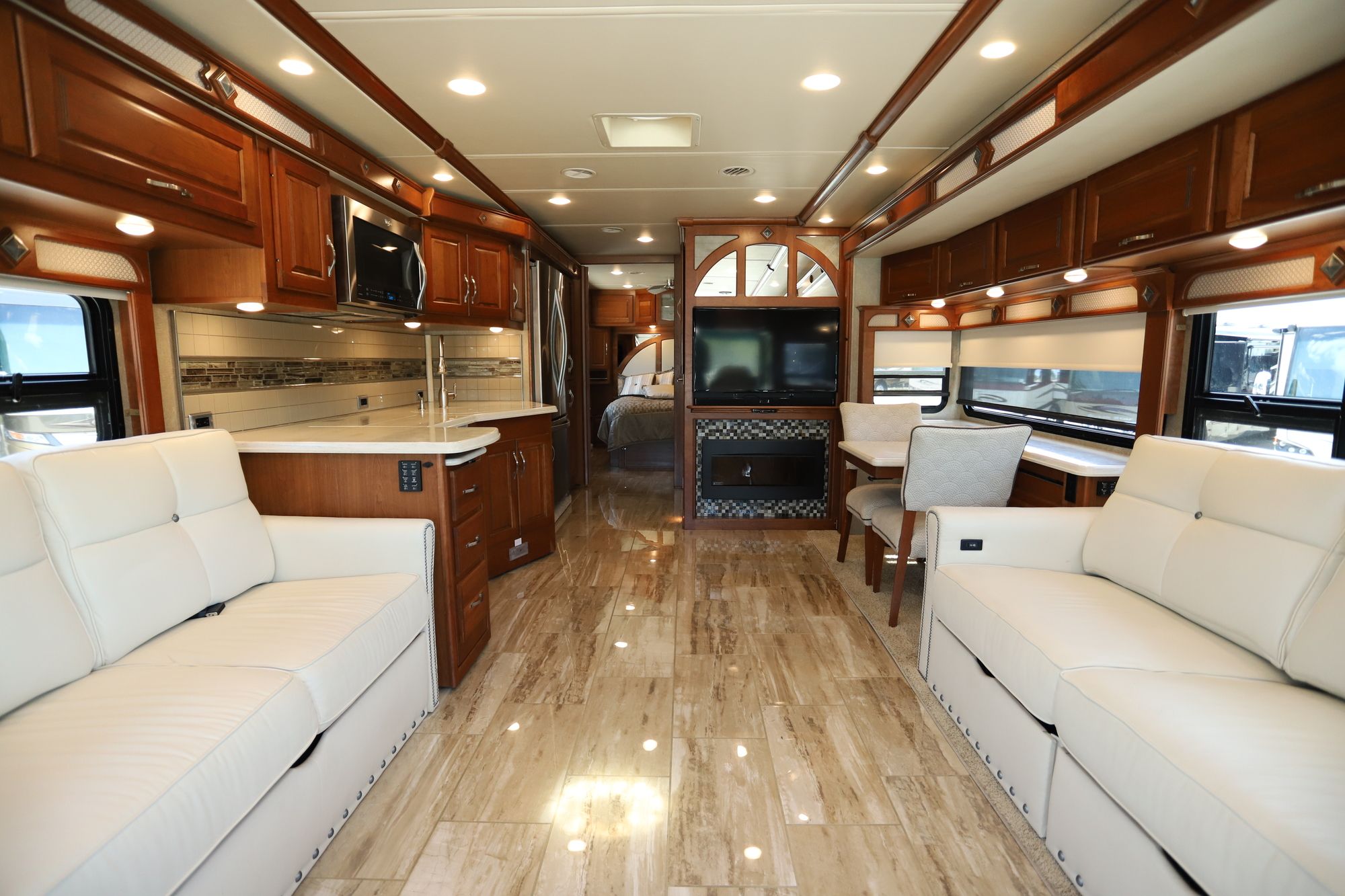 Used 2018 Winnebago Journey 36M Class A  For Sale