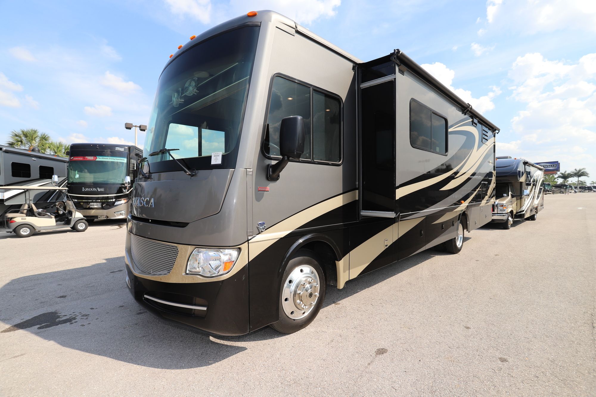 Used 2014 Itasca Sonova 33C Class A  For Sale