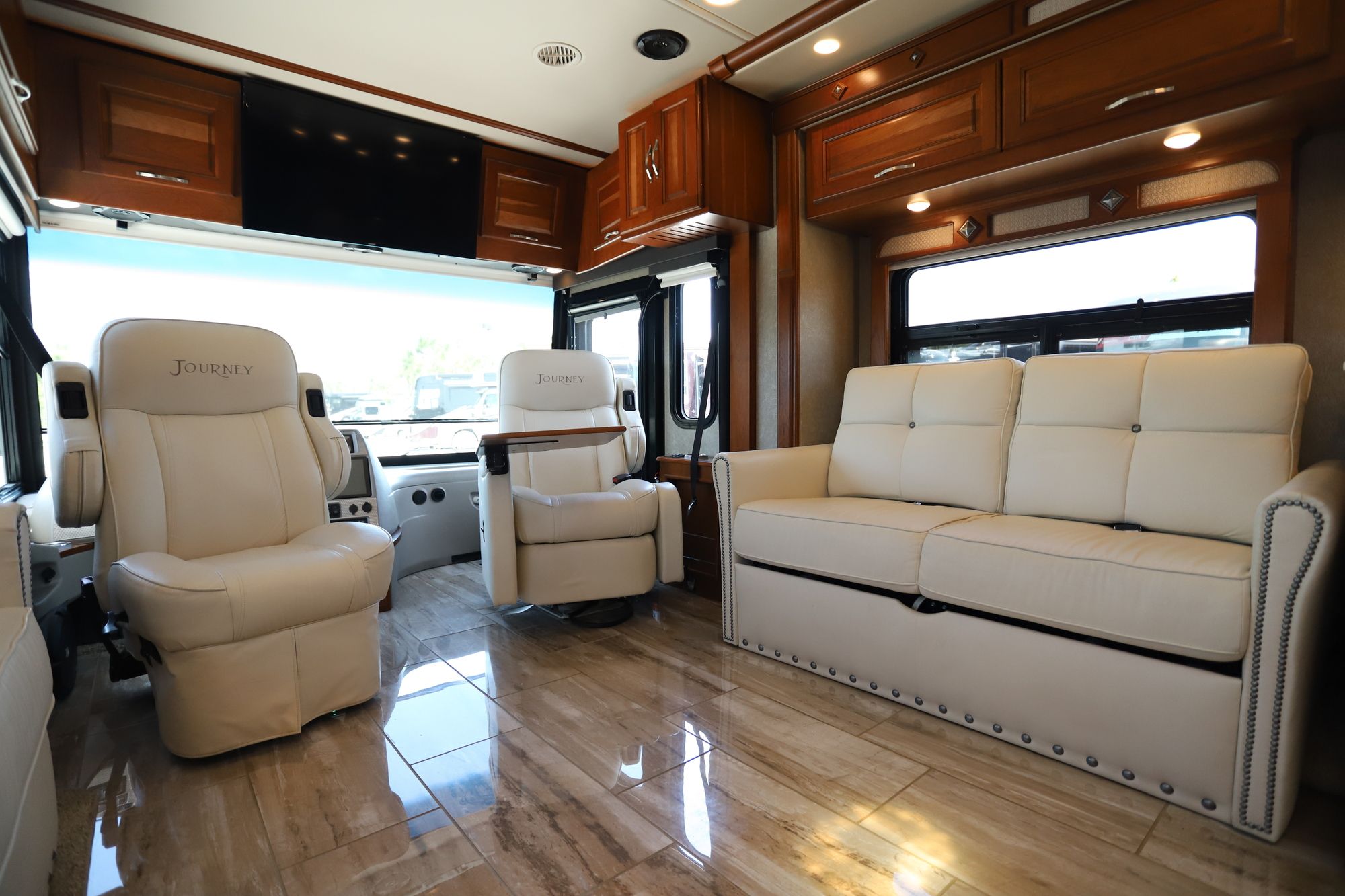 Used 2018 Winnebago Journey 36M Class A  For Sale