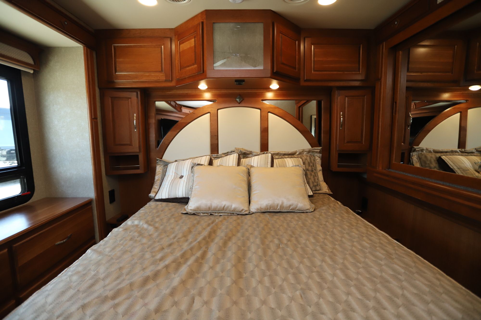 Used 2018 Winnebago Journey 36M Class A  For Sale