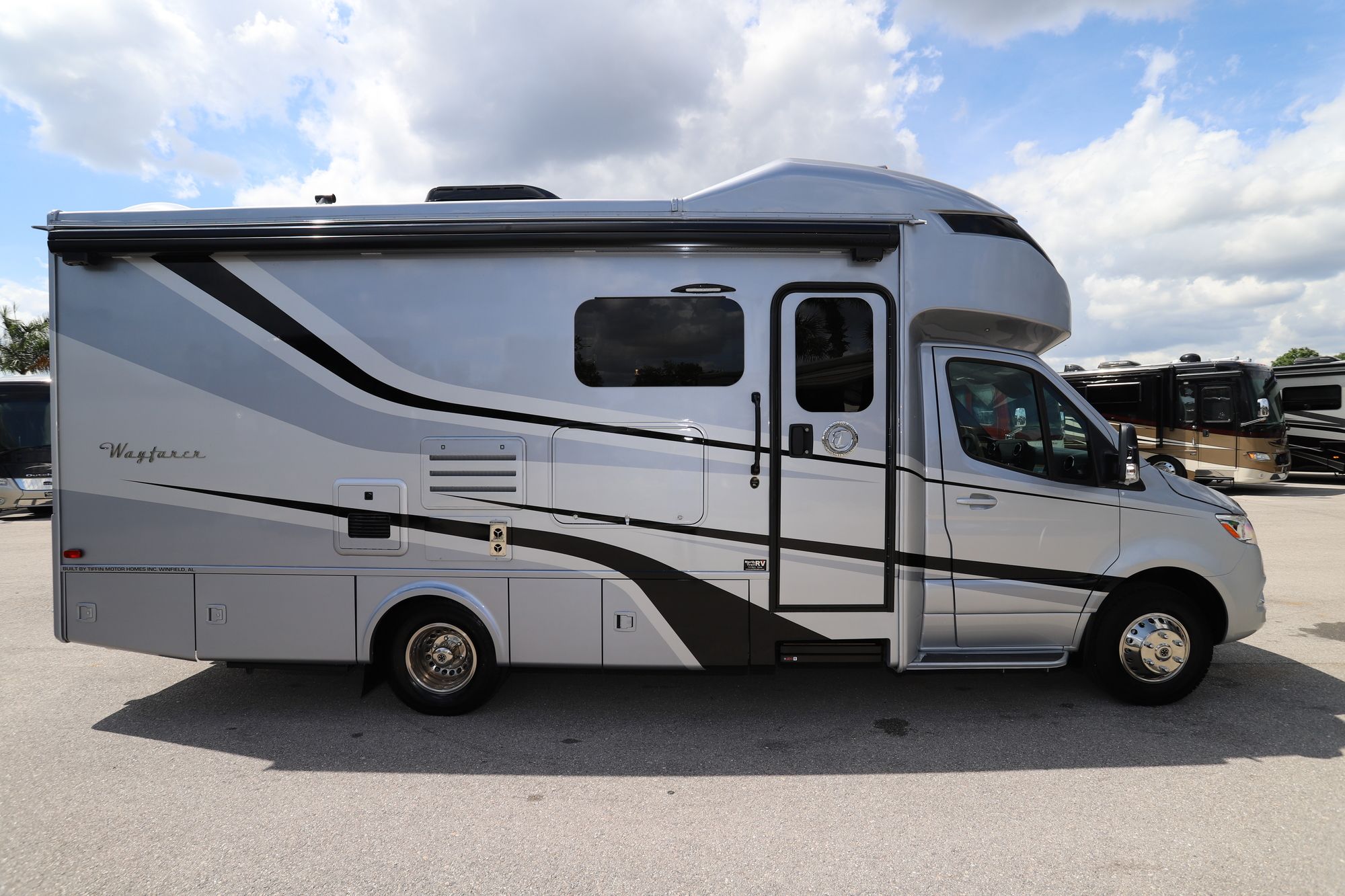 New 2020 Tiffin Motor Homes Wayfarer 25RW Class C  For Sale