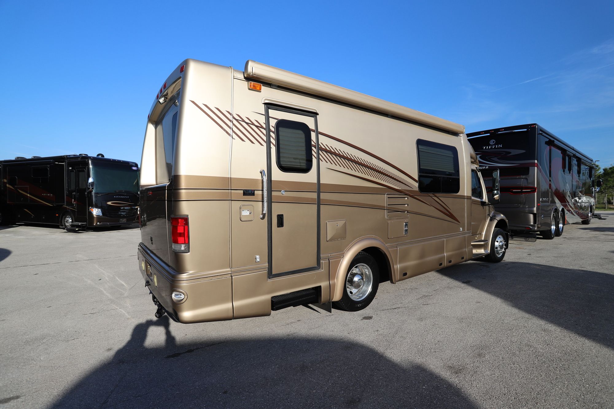 Used 2007 Dynamax Dynaquest 260ST Super C  For Sale