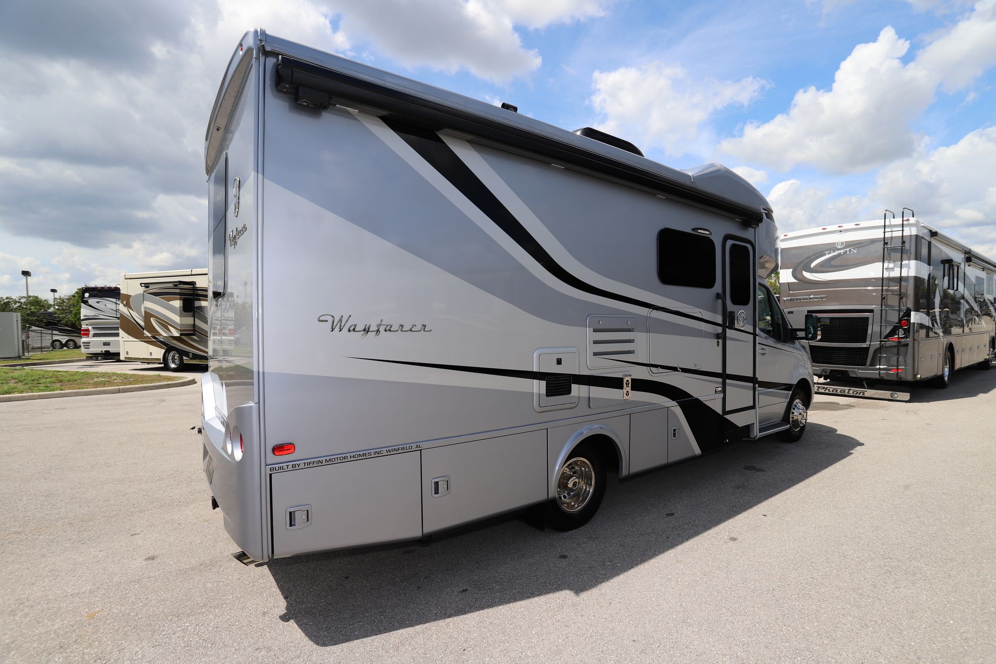 New 2020 Tiffin Motor Homes Wayfarer 25RW Class C  For Sale