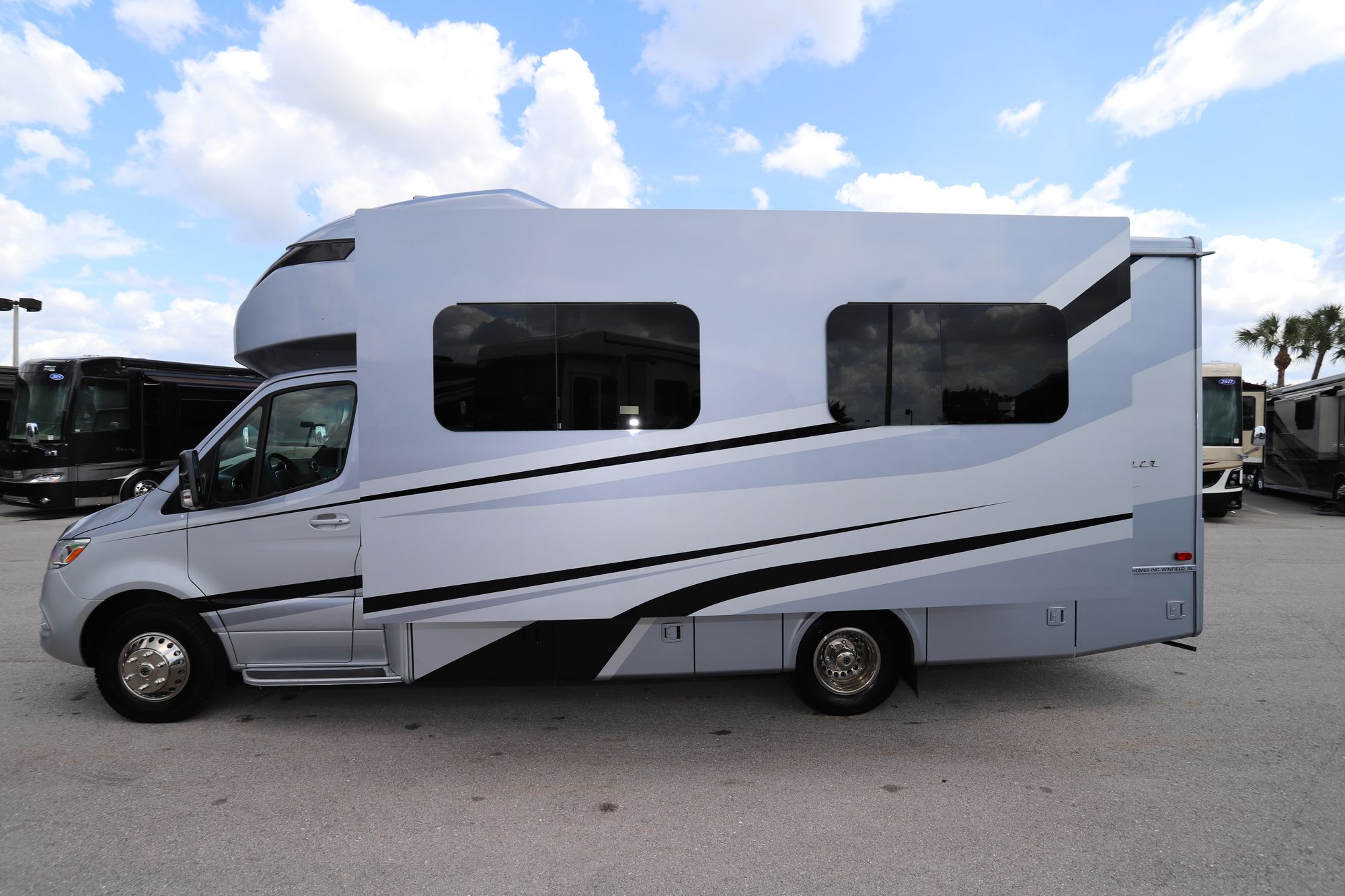 New 2020 Tiffin Motor Homes Wayfarer 25RW Class C  For Sale