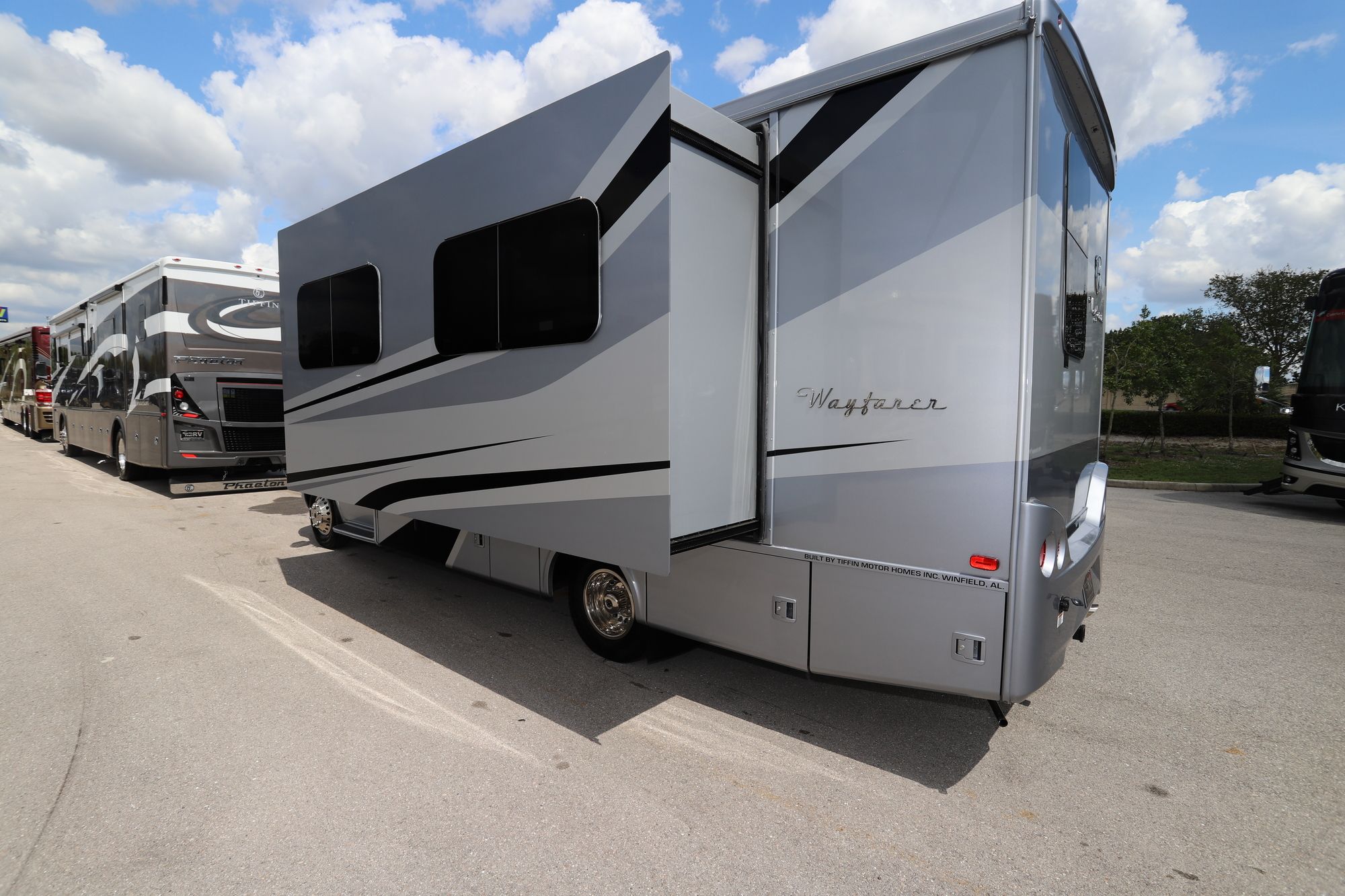 New 2020 Tiffin Motor Homes Wayfarer 25RW Class C  For Sale