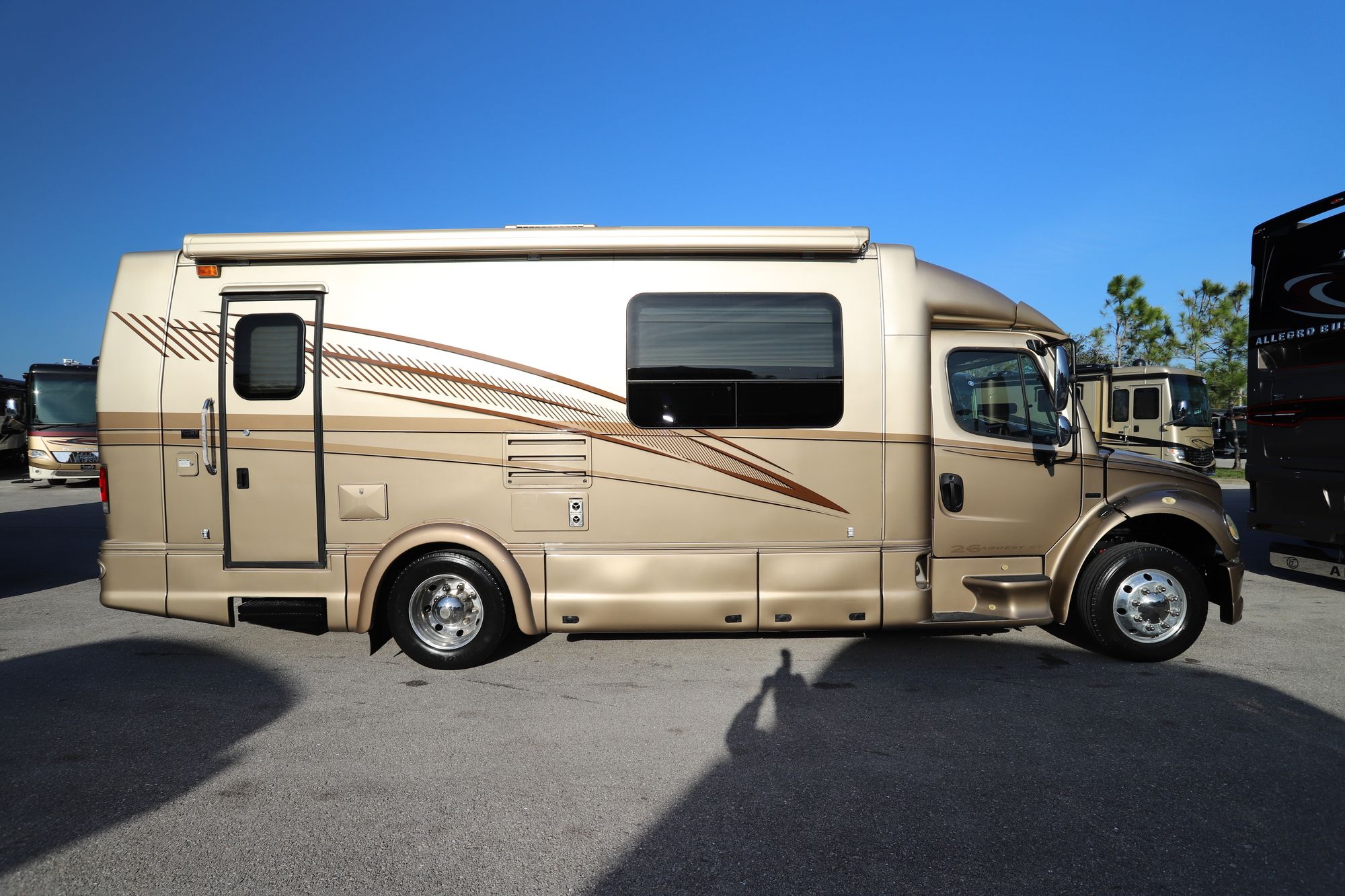 Used 2007 Dynamax Dynaquest 260ST Super C  For Sale