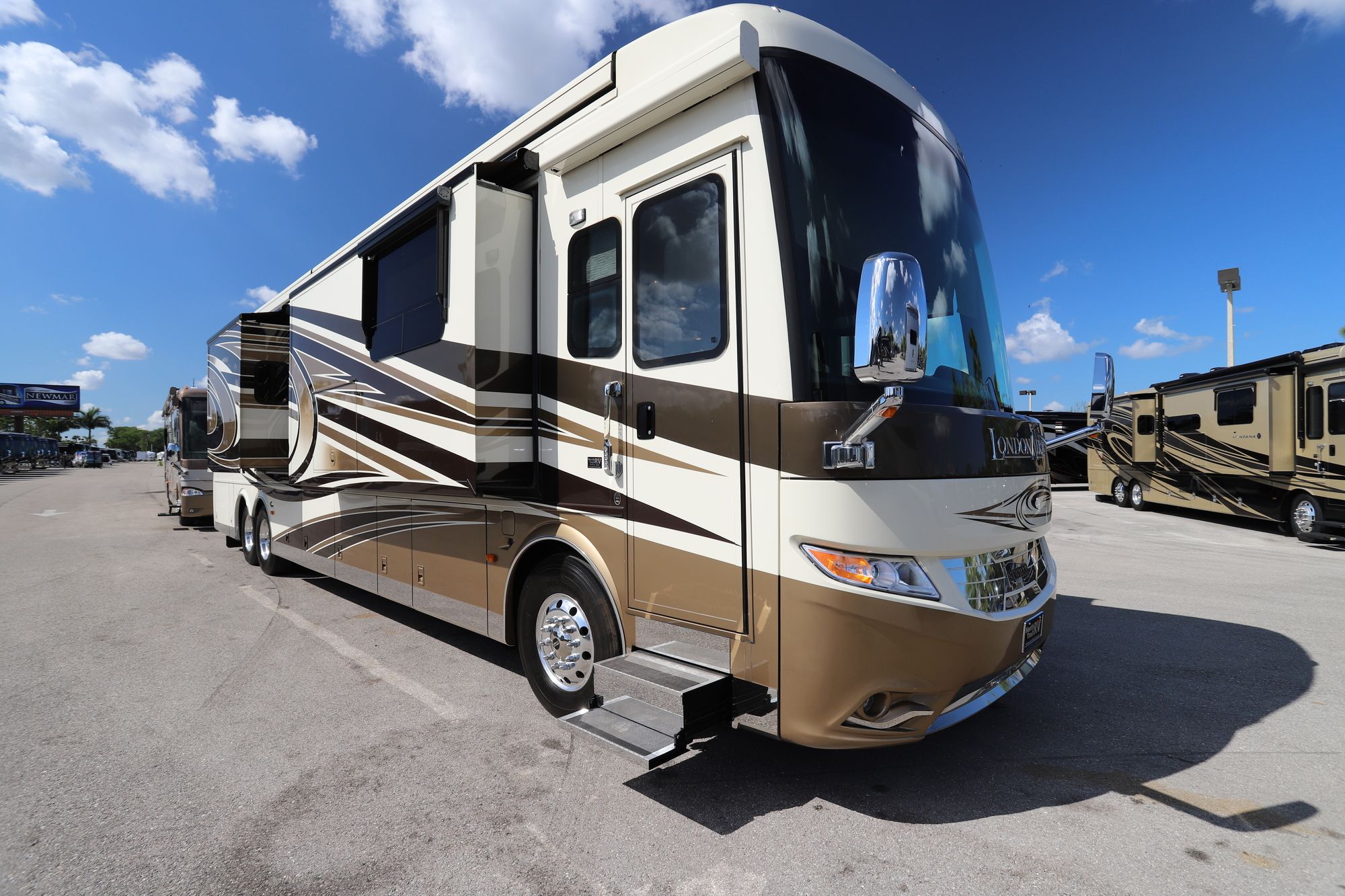 Used 2015 Newmar London Aire 4553 Class A  For Sale