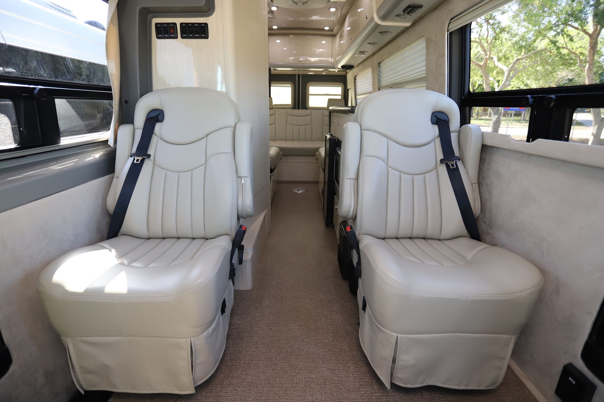 Used 2014 Airstream Interstate EXT LOUNGE Class B  For Sale