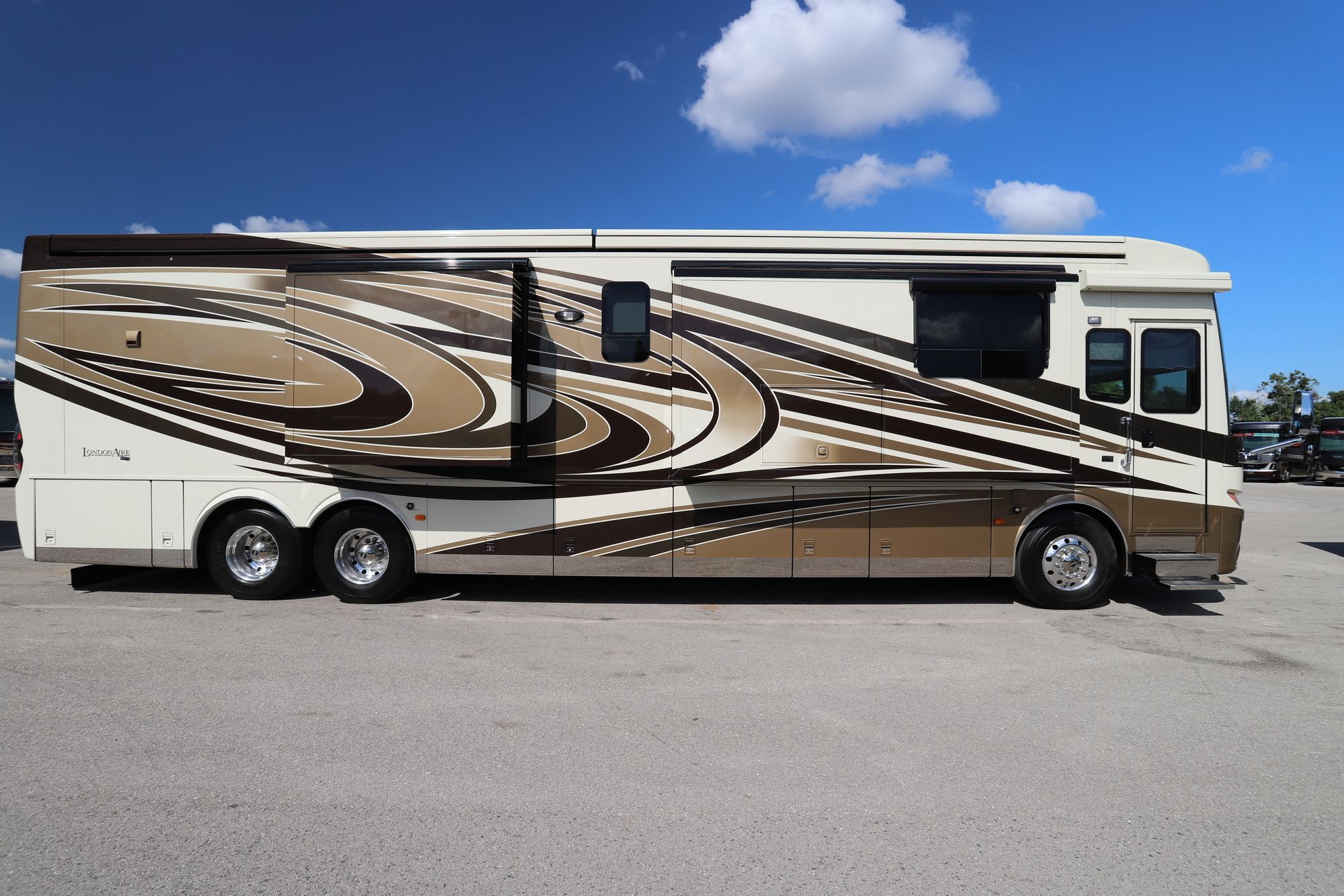 Used 2015 Newmar London Aire 4553 Class A  For Sale